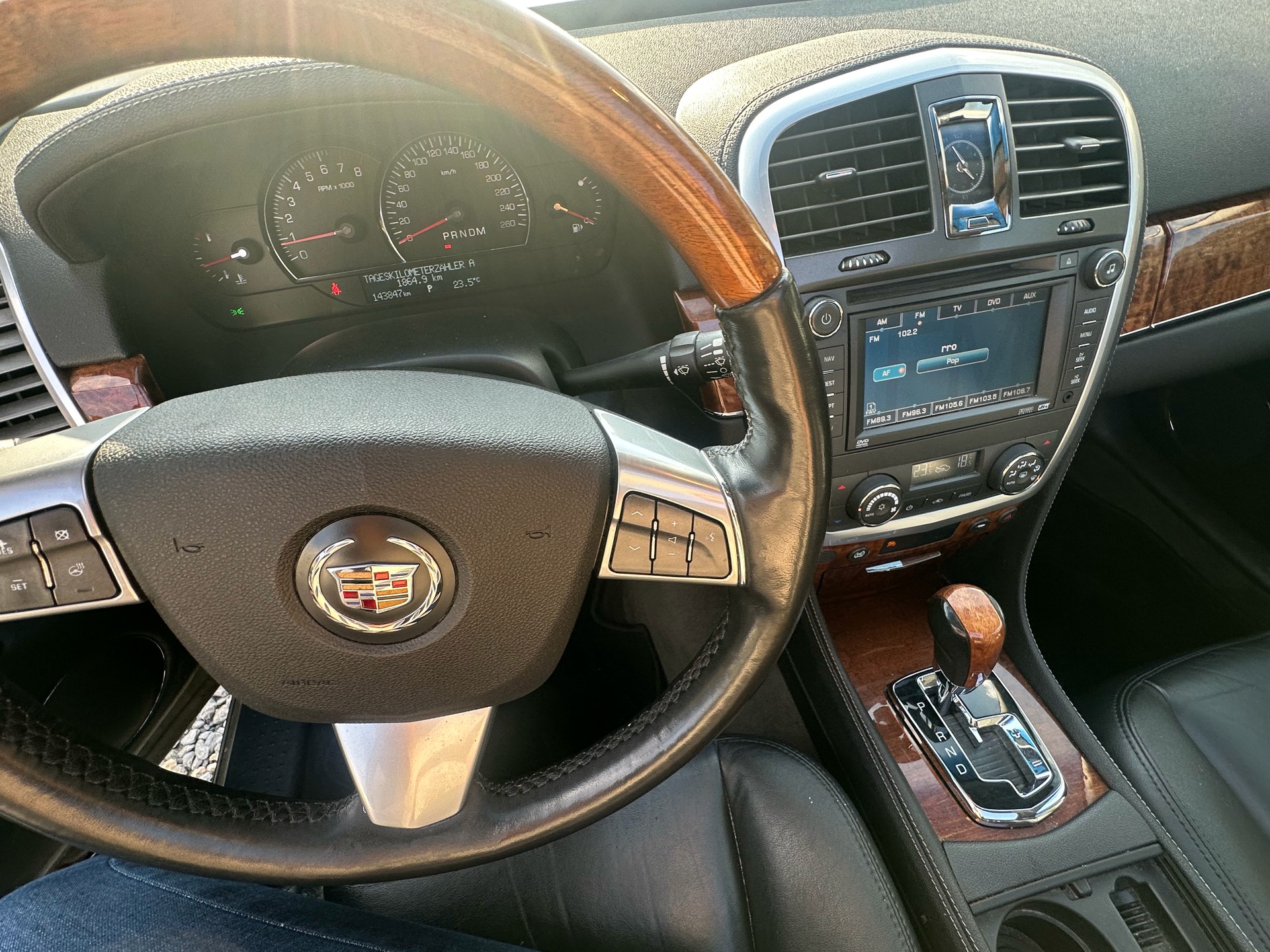 CADILLAC SRX 4.6 V8 Sport Luxury 4WD-image-10