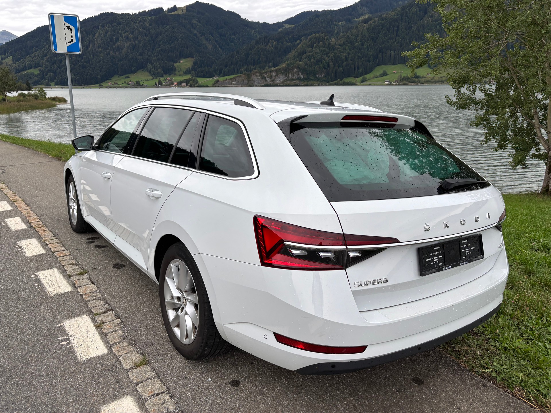 SKODA Superb Combi 2.0 TDi SportLine 4x4 DSG-image-3