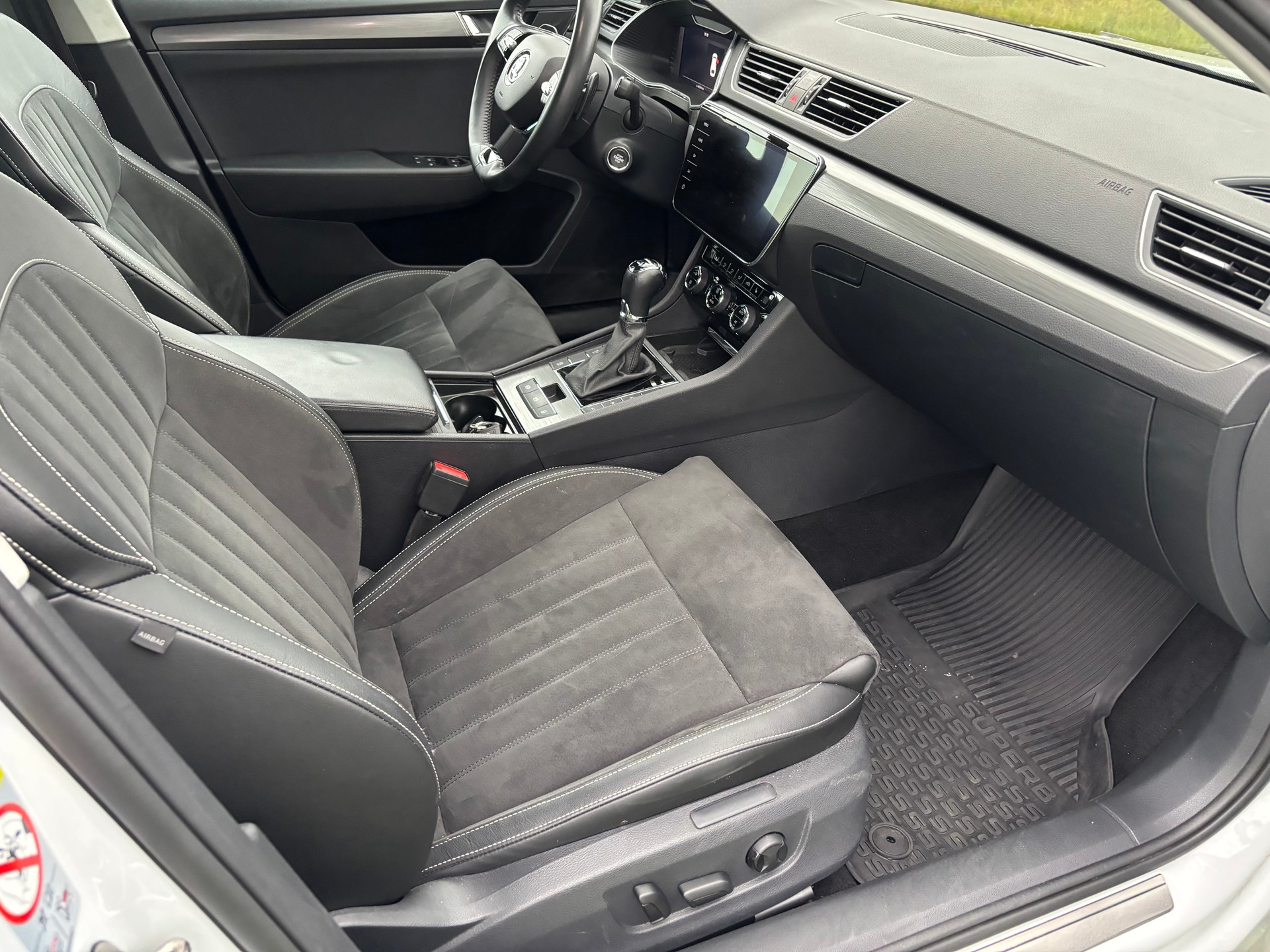 SKODA Superb Combi 2.0 TDi SportLine 4x4 DSG-image-7