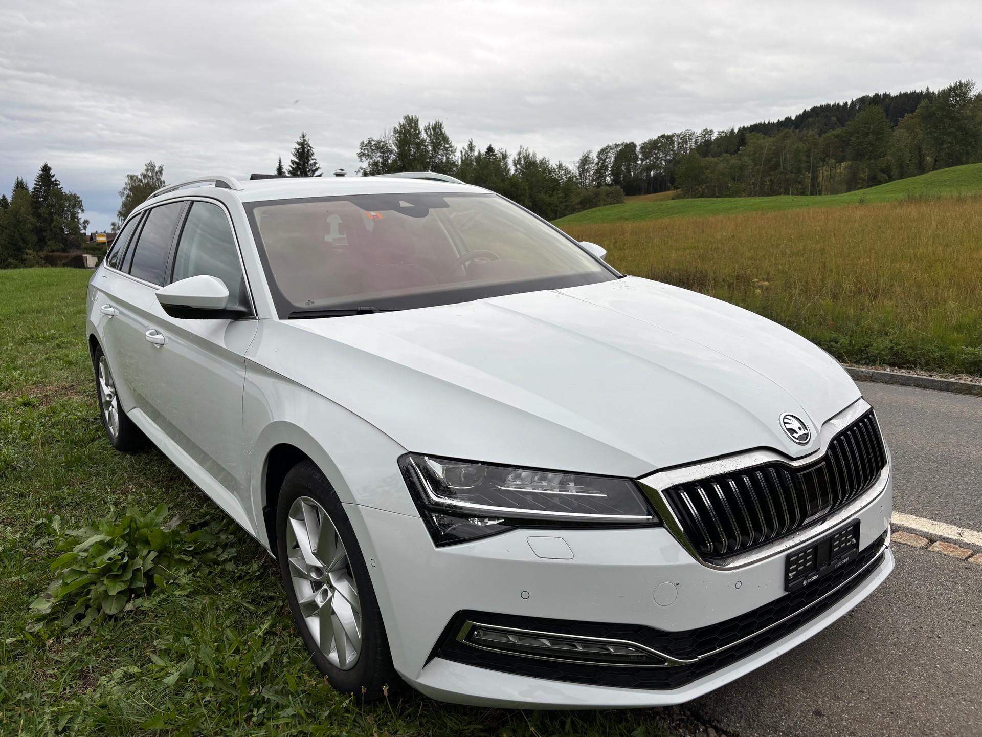 SKODA Superb Combi 2.0 TDi SportLine 4x4 DSG-image-2