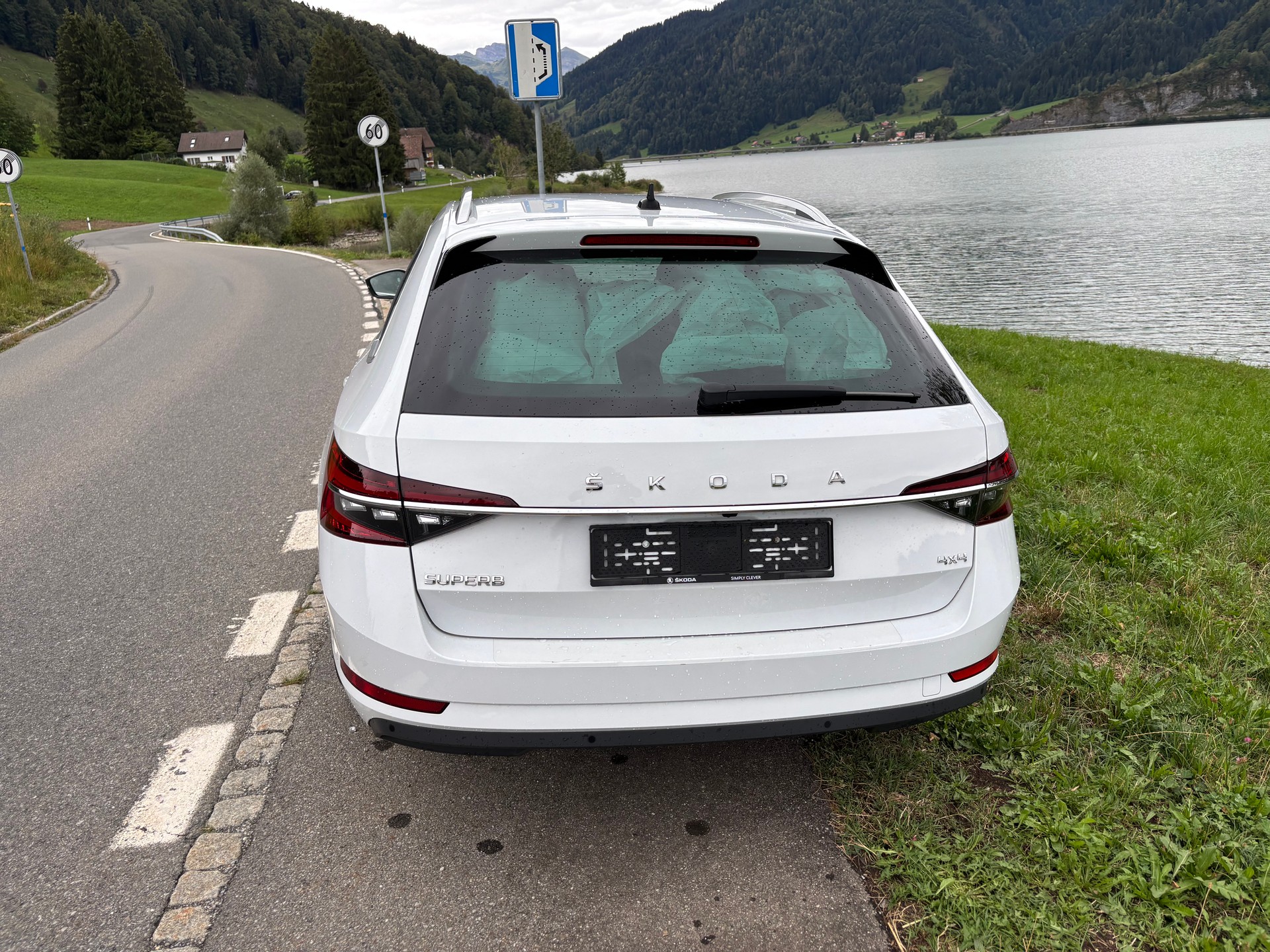 SKODA Superb Combi 2.0 TDi SportLine 4x4 DSG-image-4