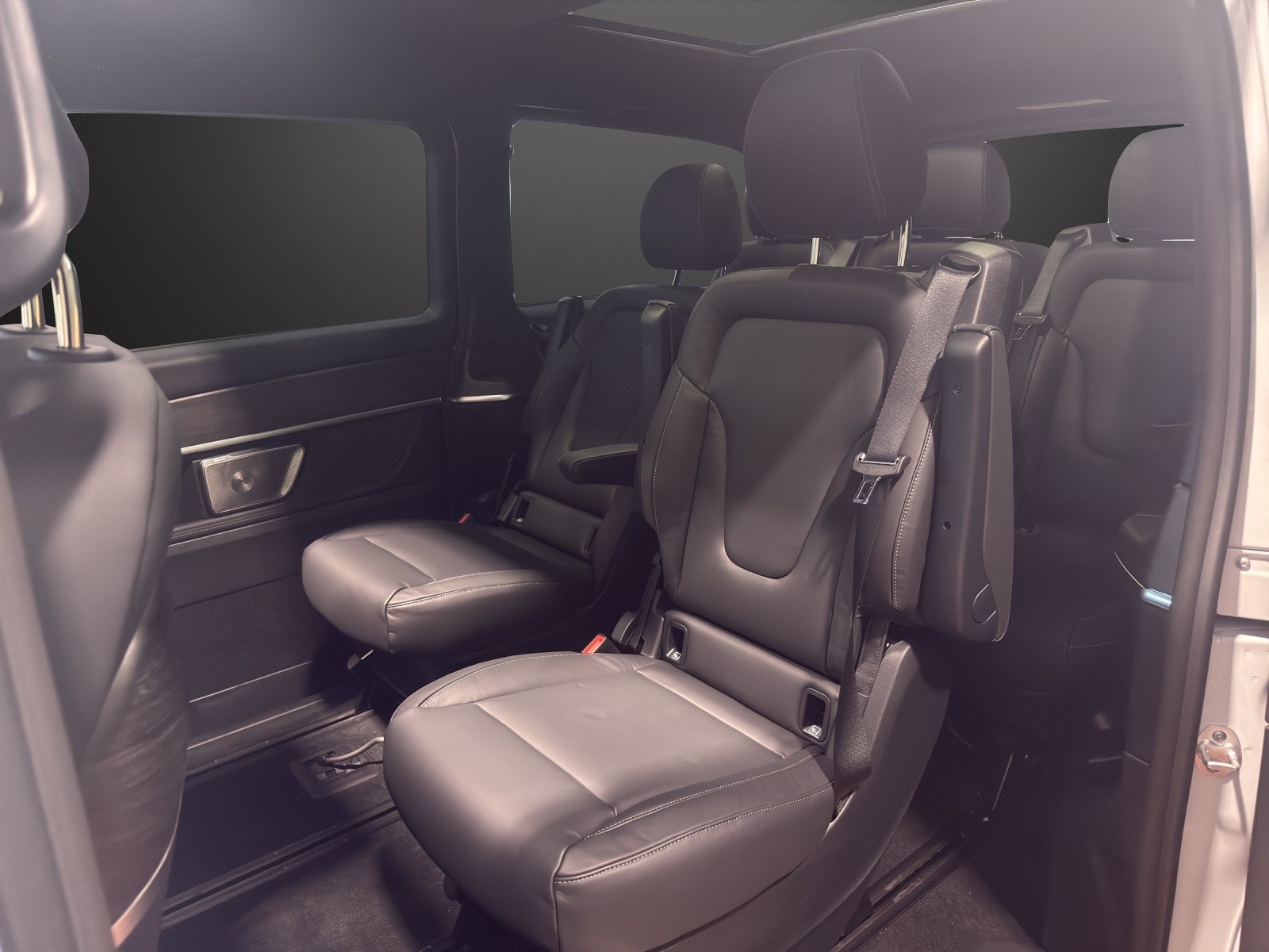 MERCEDES-BENZ V 300 d lang 4Matic Swiss Edition 9G-Tronic-image-7