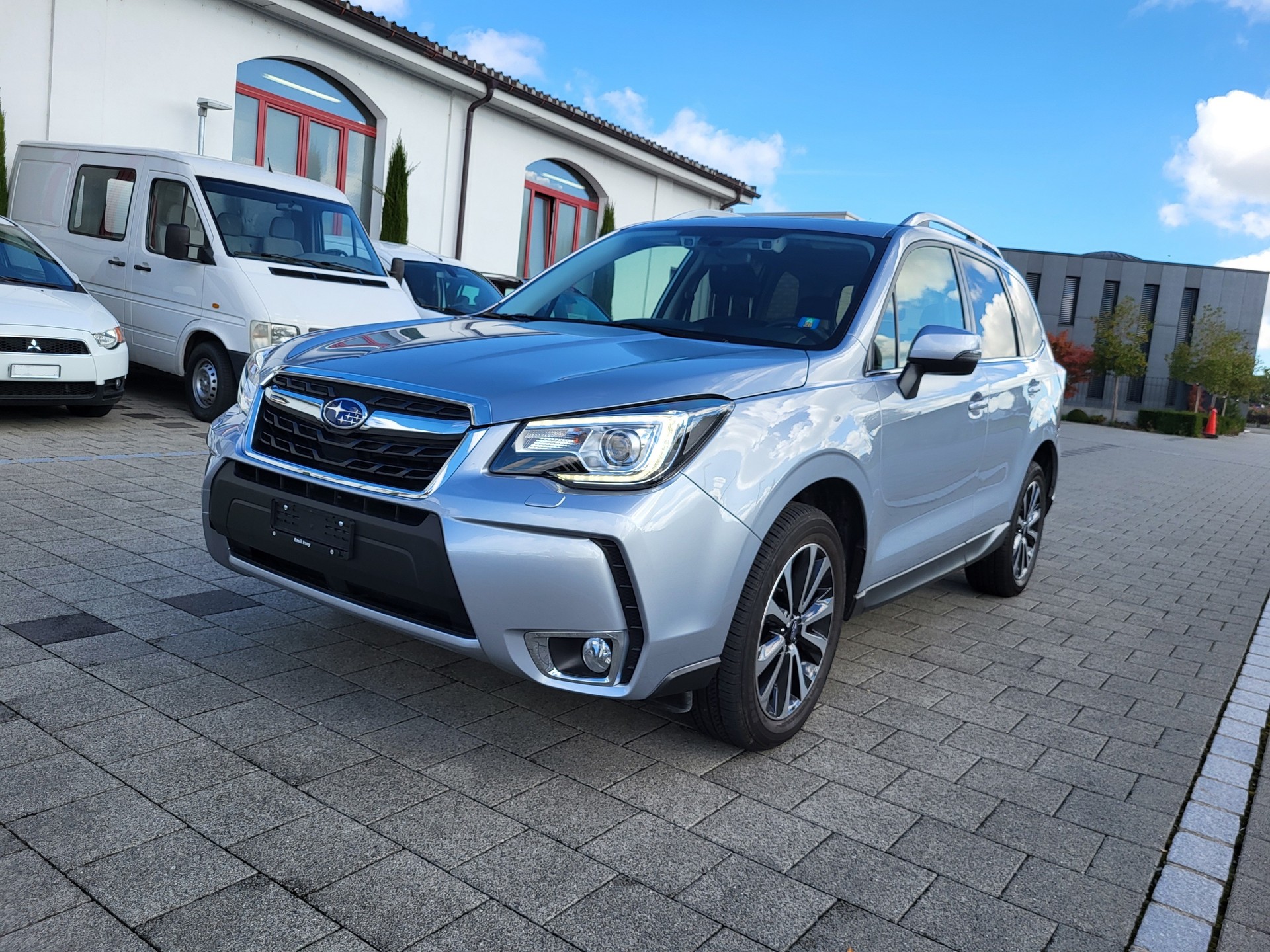 SUBARU Forester 2.0i Executive Lineartronic-image-0