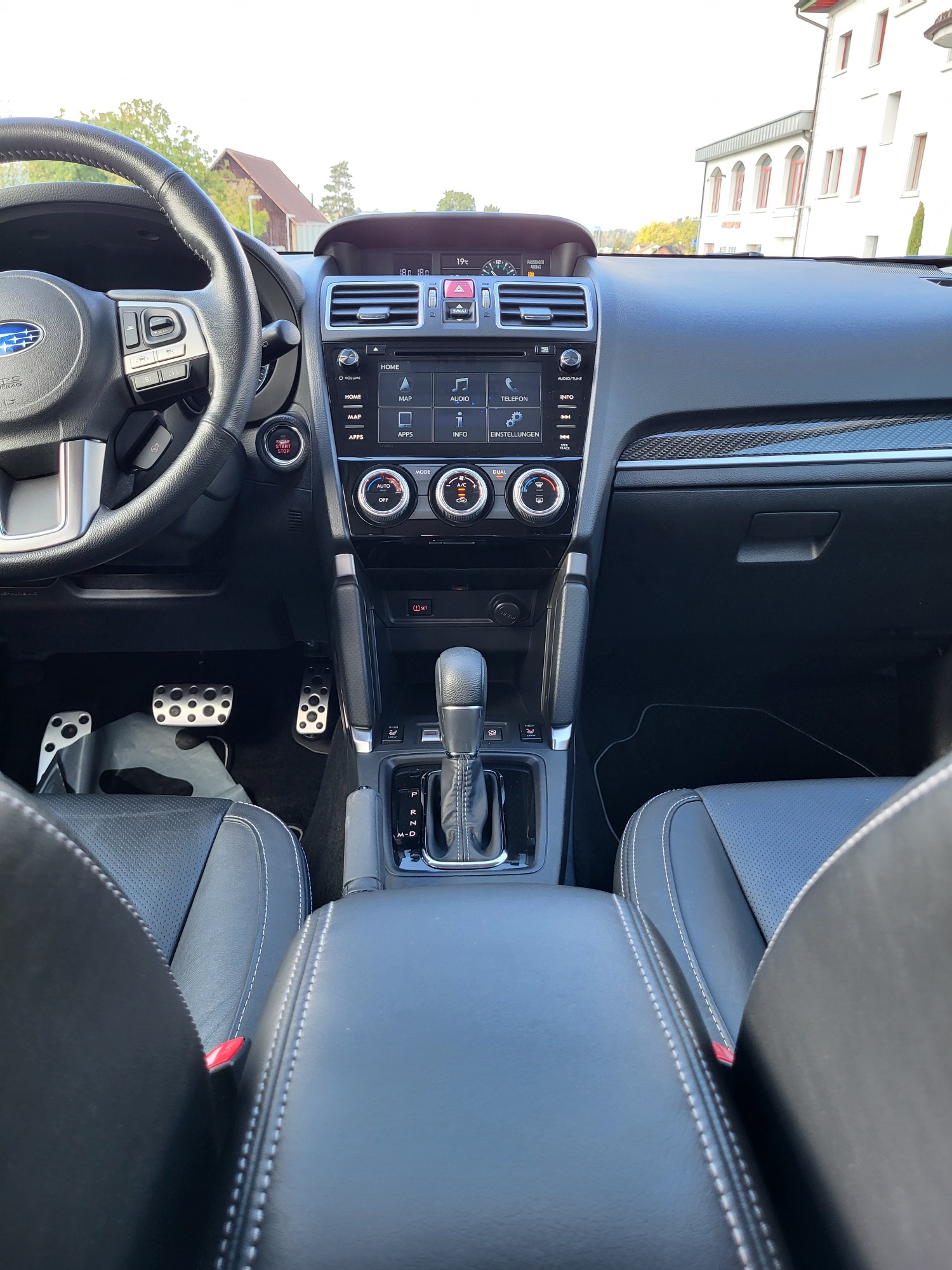 SUBARU Forester 2.0i Executive Lineartronic-image-11