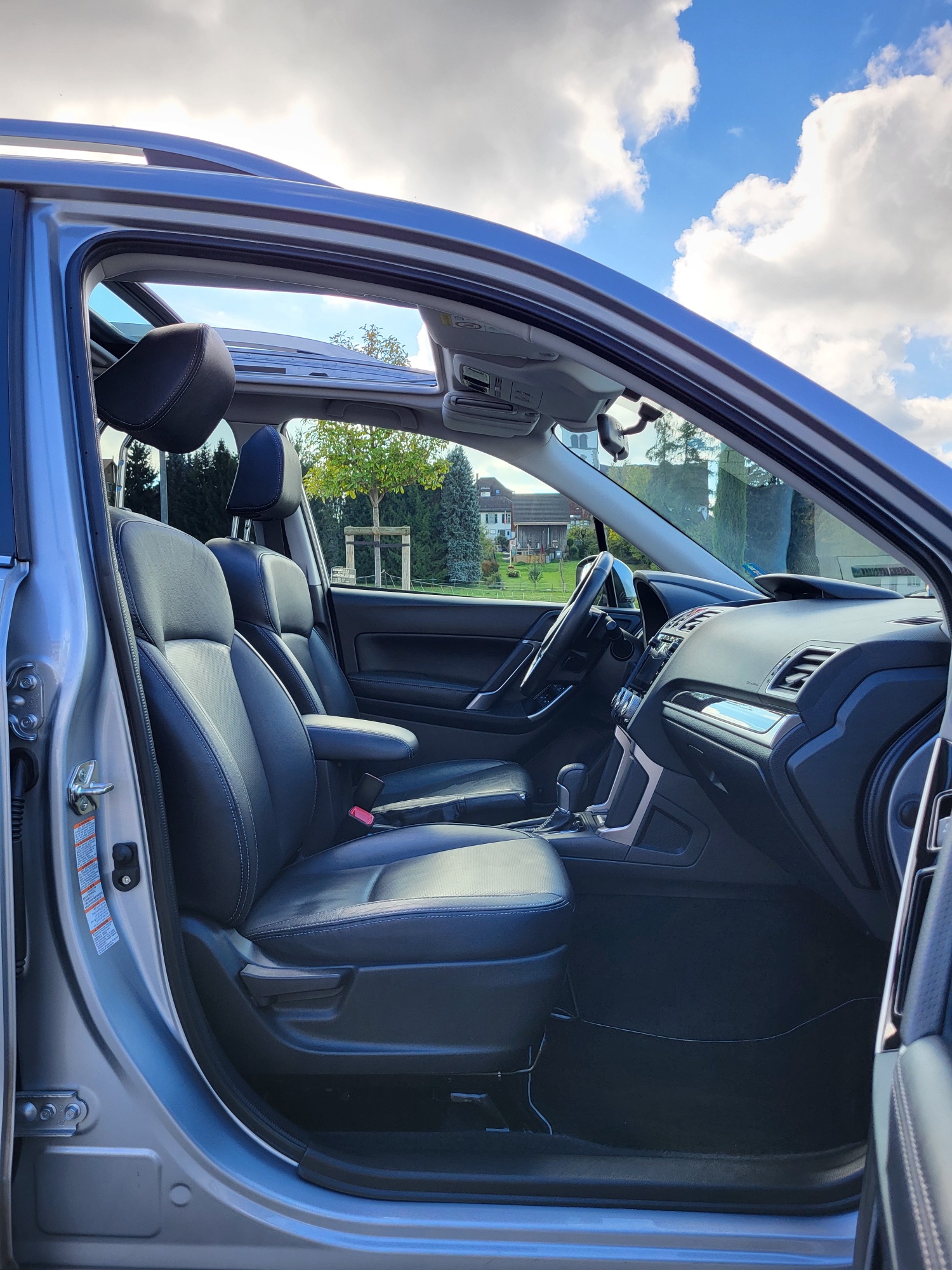 SUBARU Forester 2.0i Executive Lineartronic-image-5