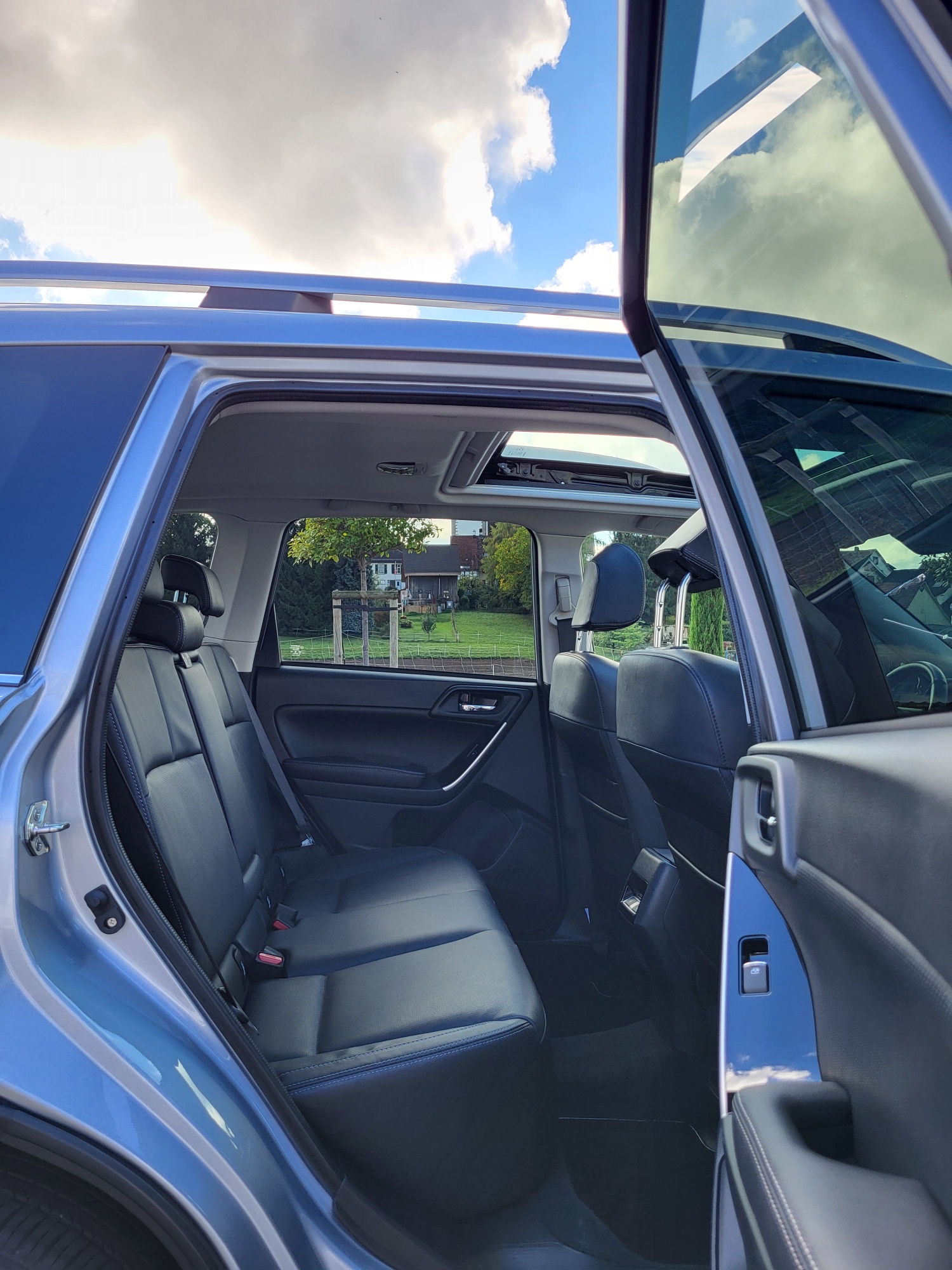 SUBARU Forester 2.0i Executive Lineartronic-image-15
