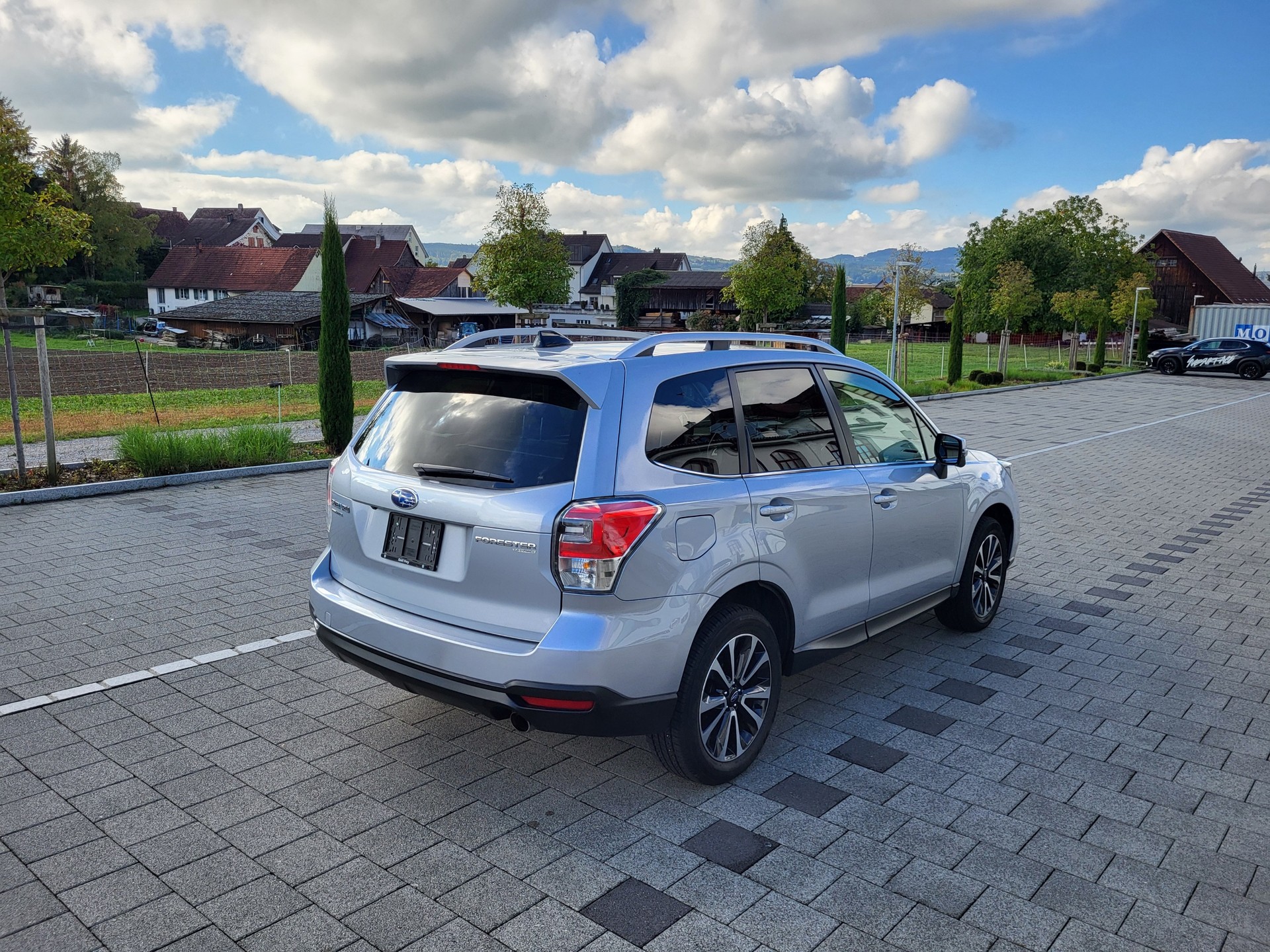 SUBARU Forester 2.0i Executive Lineartronic-image-2