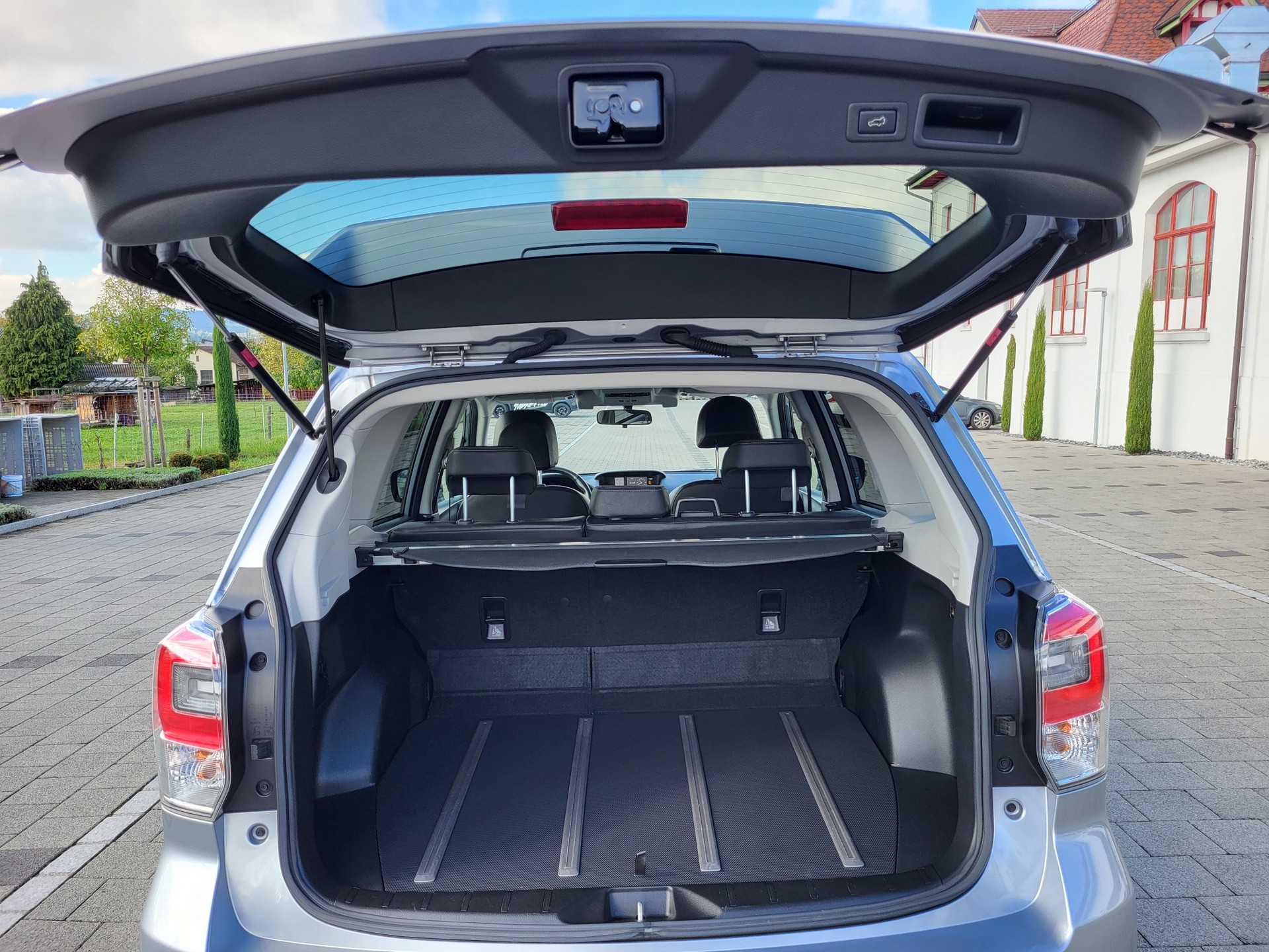 SUBARU Forester 2.0i Executive Lineartronic-image-17