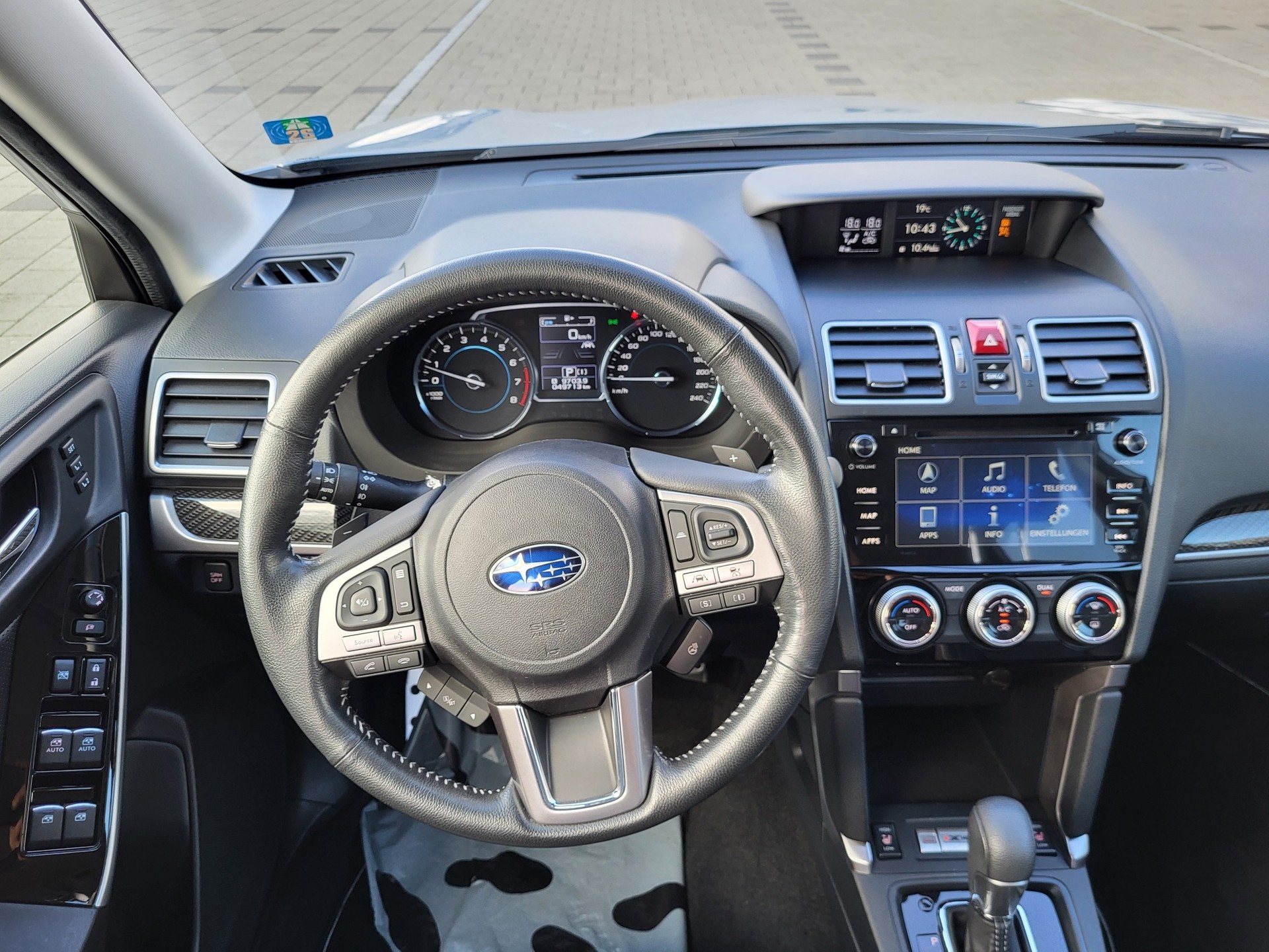 SUBARU Forester 2.0i Executive Lineartronic-image-12