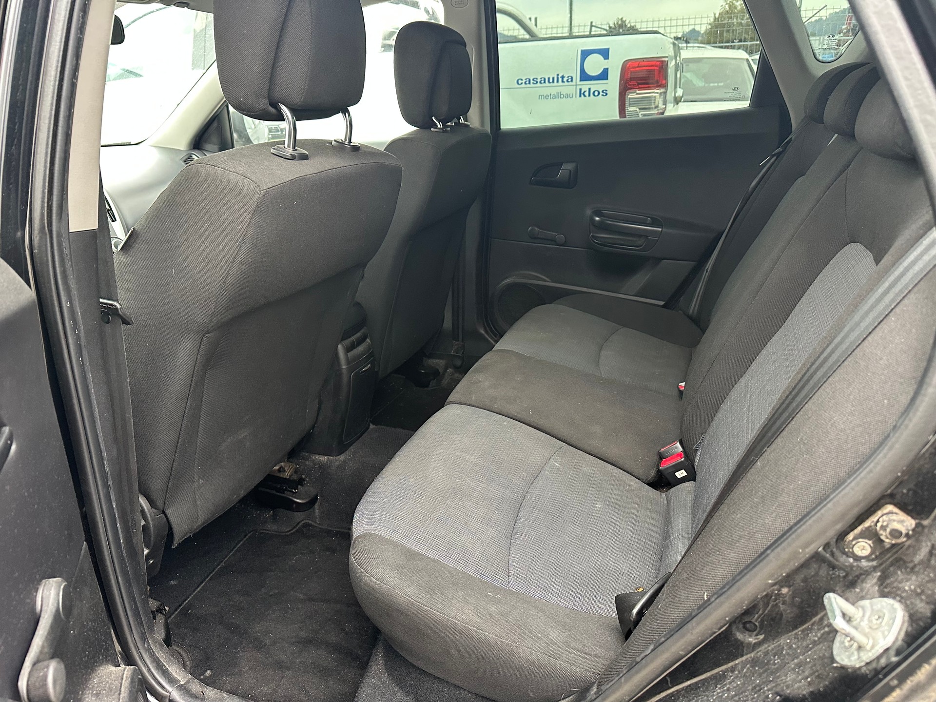 KIA Cee'd 1.6 CRDi Trend-image-8