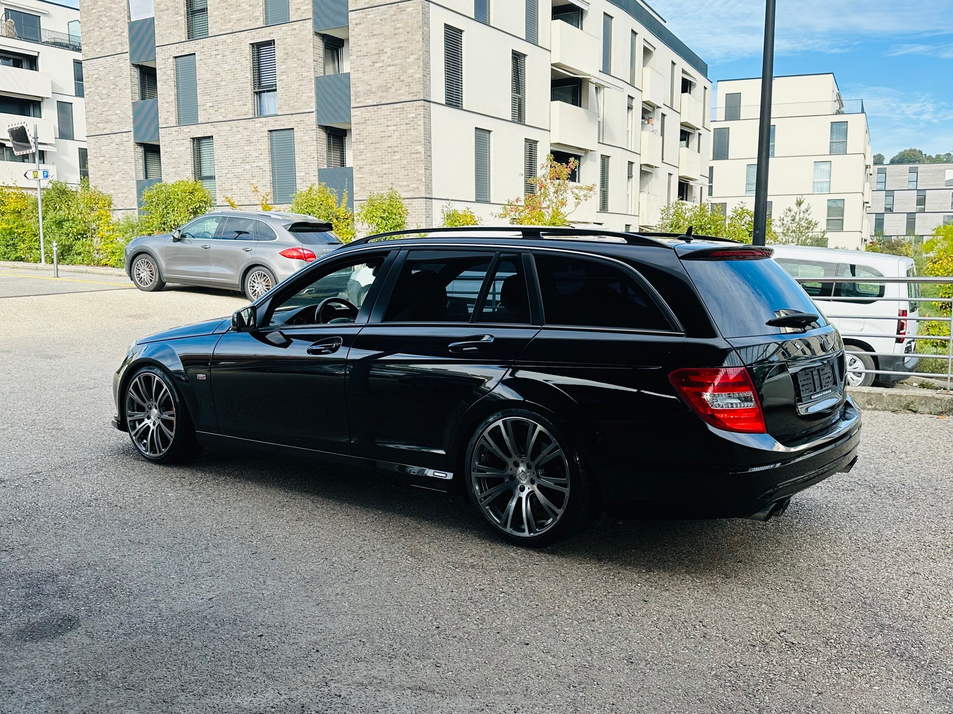 MERCEDES-BENZ C 250 Avantgarde 7G-Tronic-image-11