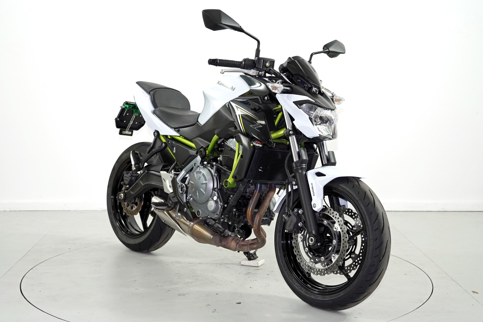 KAWASAKI Z650 ABS-showroom-element-1