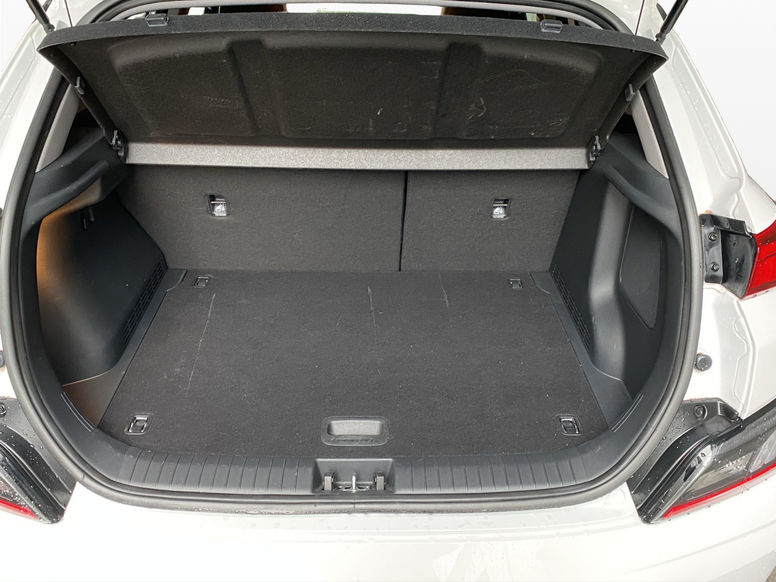 HYUNDAI Kona Electric Amplia-image-15