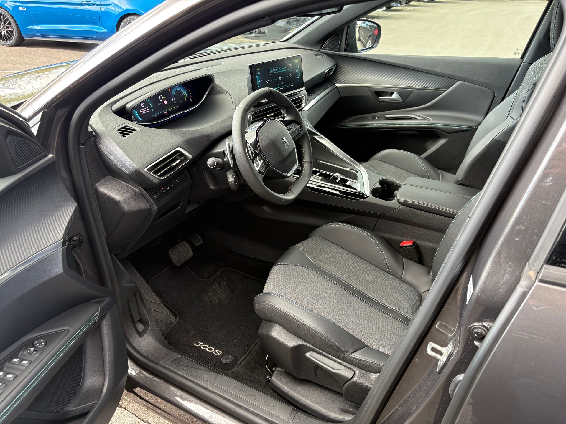 PEUGEOT 3008 1.6 Plug-in Hybrid Allure Pack-image-7