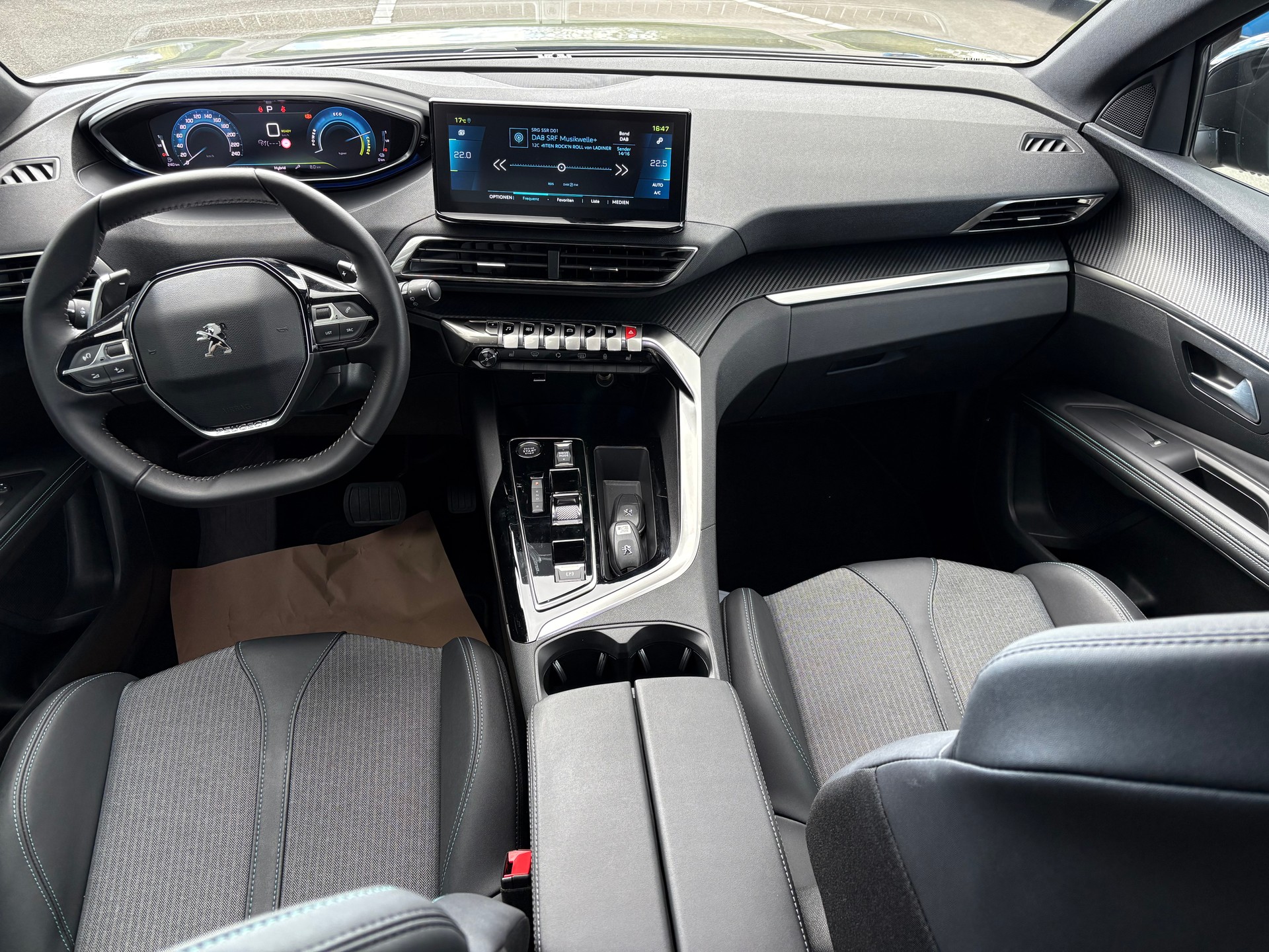 PEUGEOT 3008 1.6 Plug-in Hybrid Allure Pack-image-6