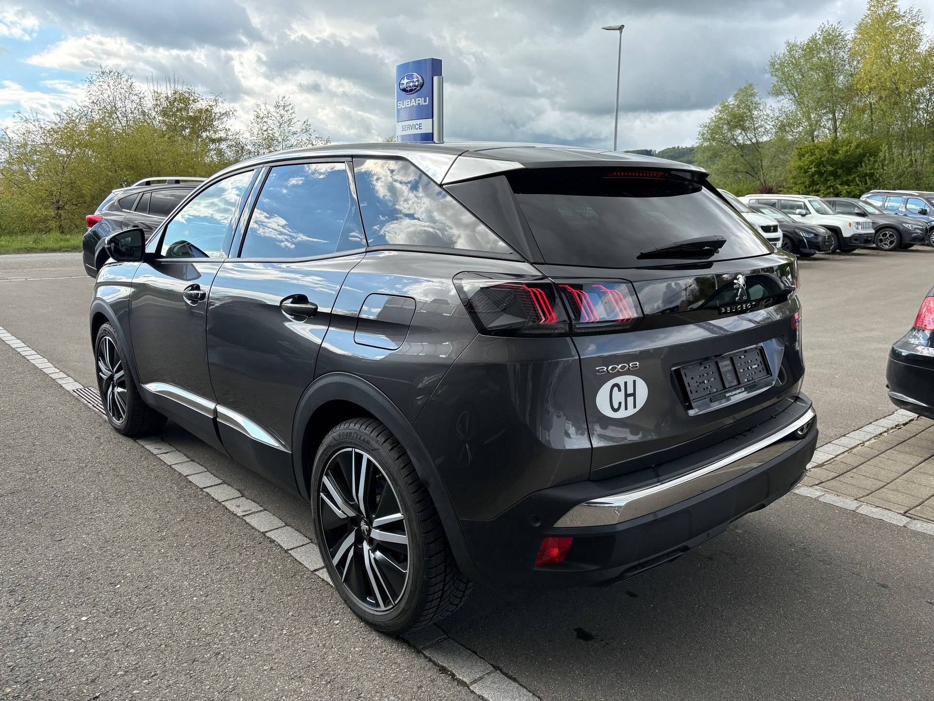 PEUGEOT 3008 1.6 Plug-in Hybrid Allure Pack-image-4