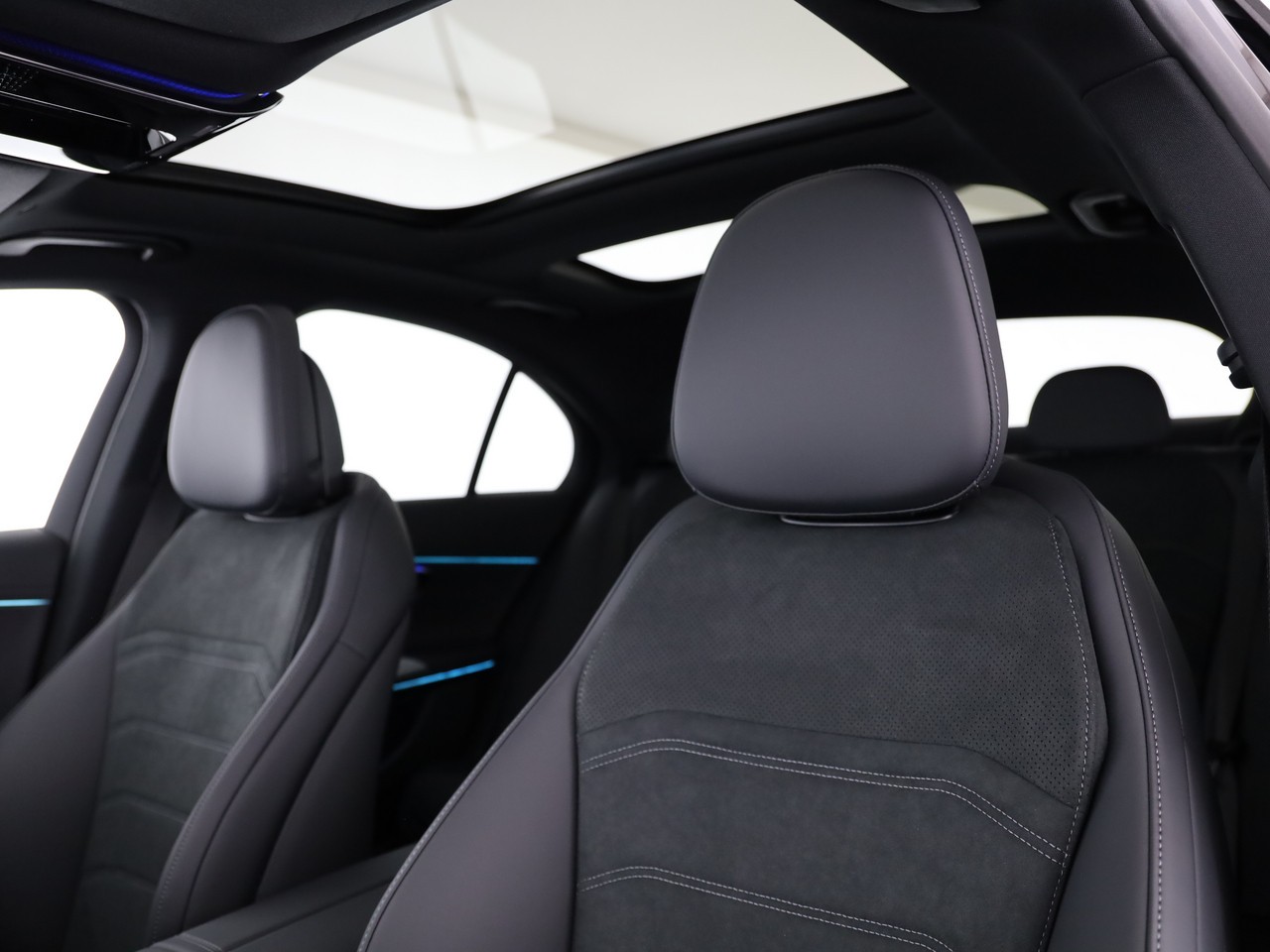 MERCEDES-BENZ E 220 d 4Matic 9G-Tronic-image-14