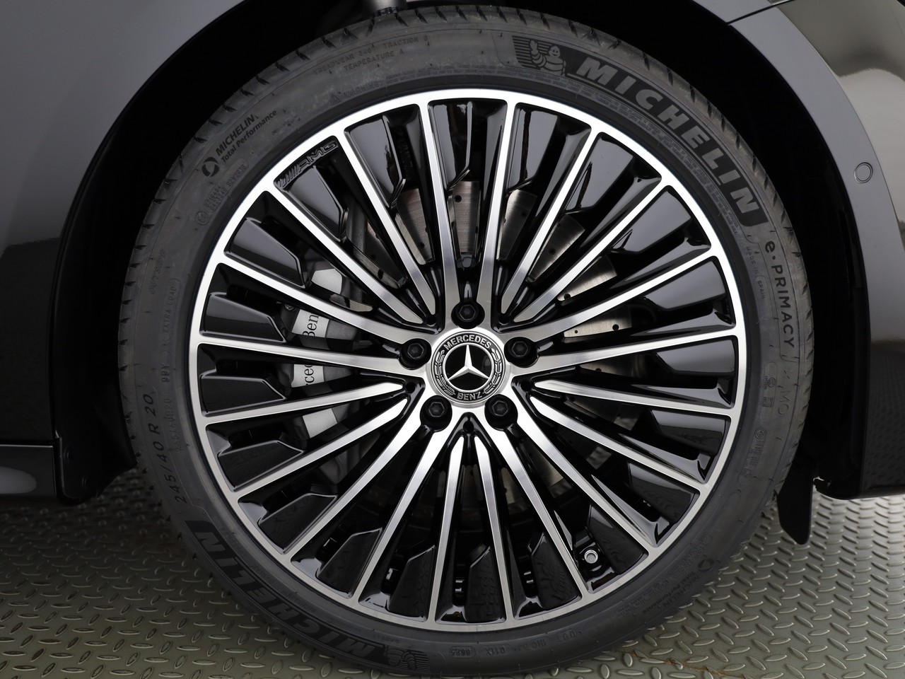 MERCEDES-BENZ E 220 d 4Matic 9G-Tronic-image-21