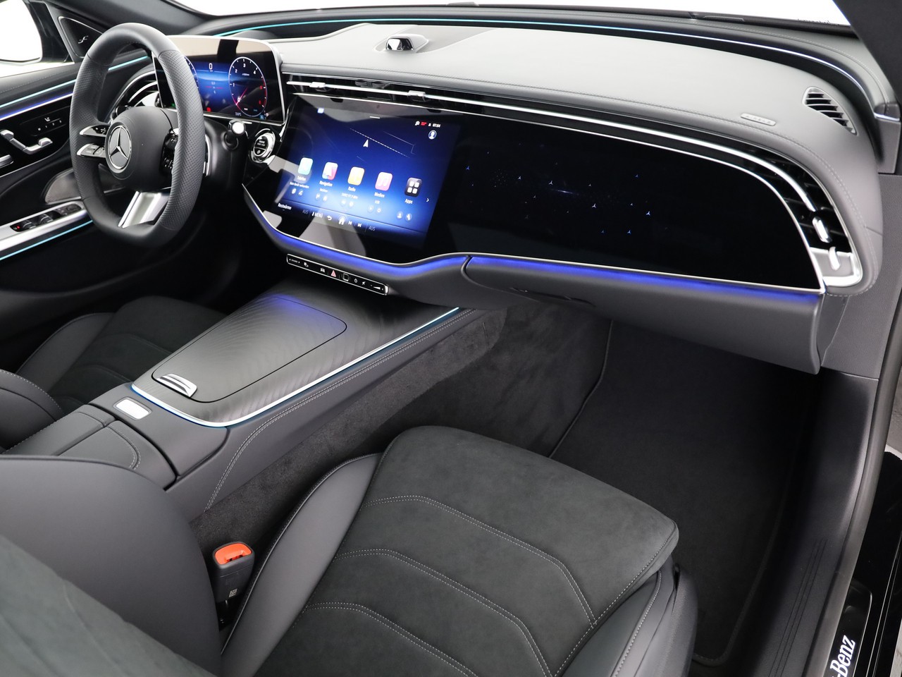 MERCEDES-BENZ E 220 d 4Matic 9G-Tronic-image-16