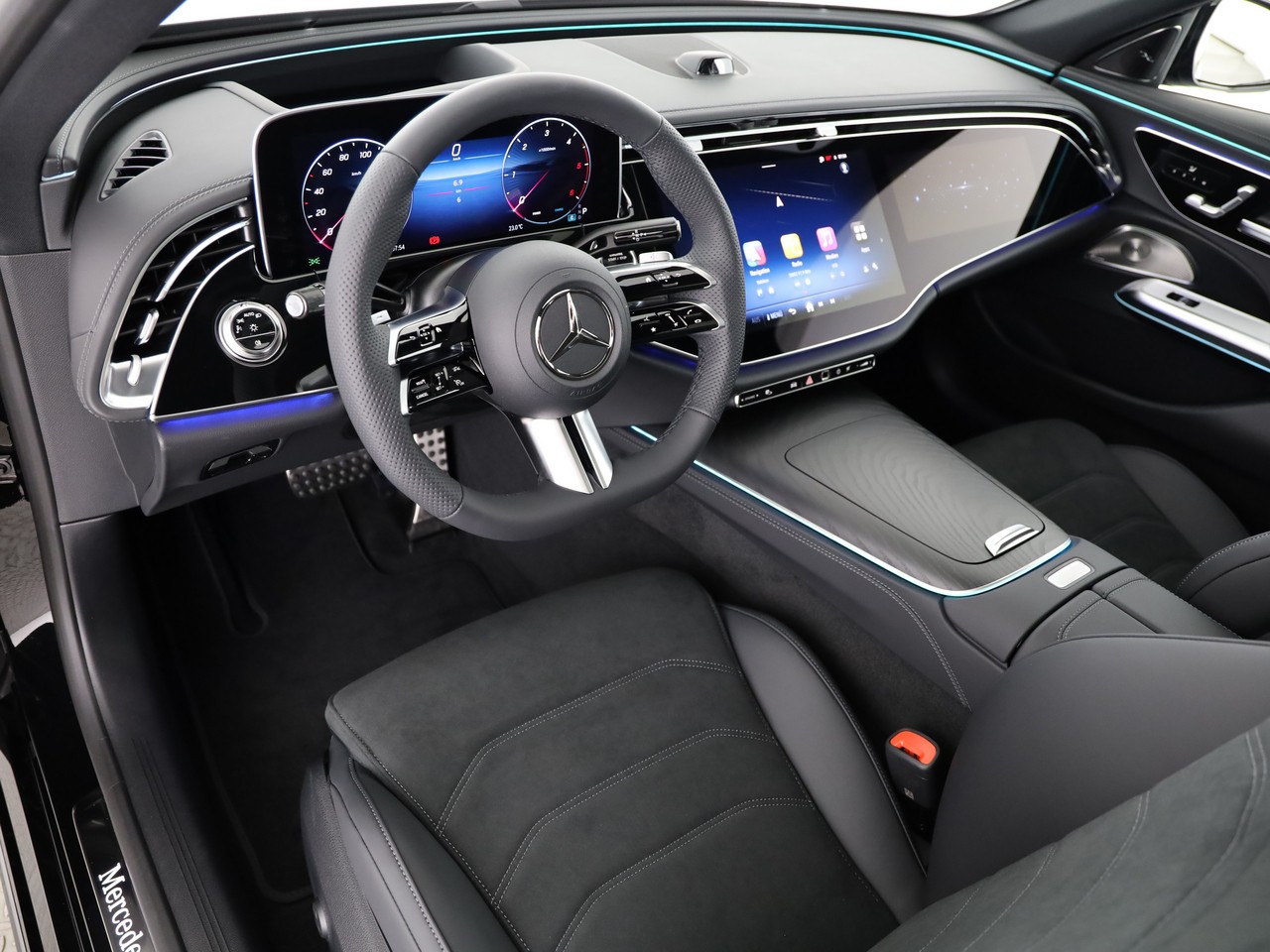 MERCEDES-BENZ E 220 d 4Matic 9G-Tronic-image-15