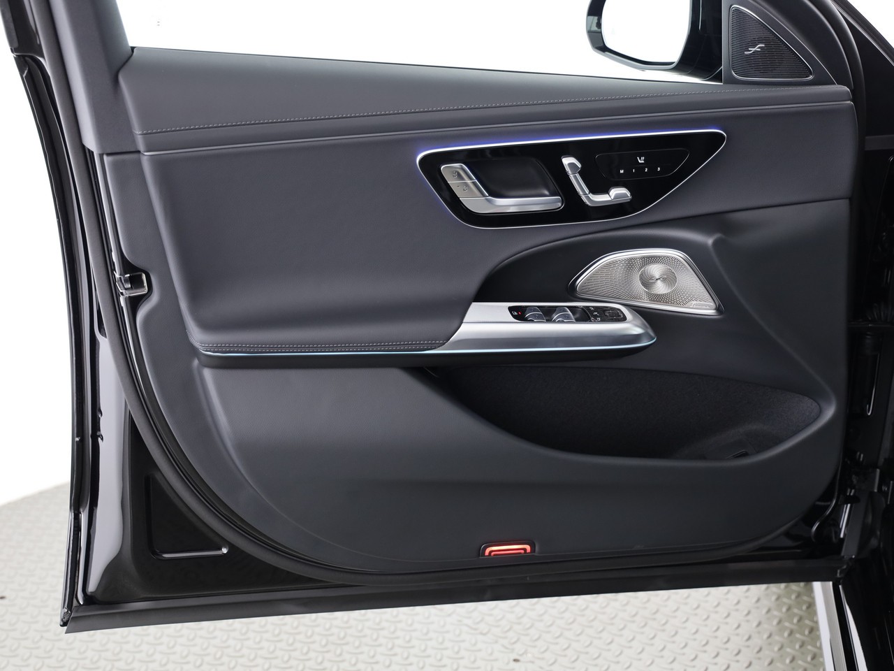 MERCEDES-BENZ E 220 d 4Matic 9G-Tronic-image-9