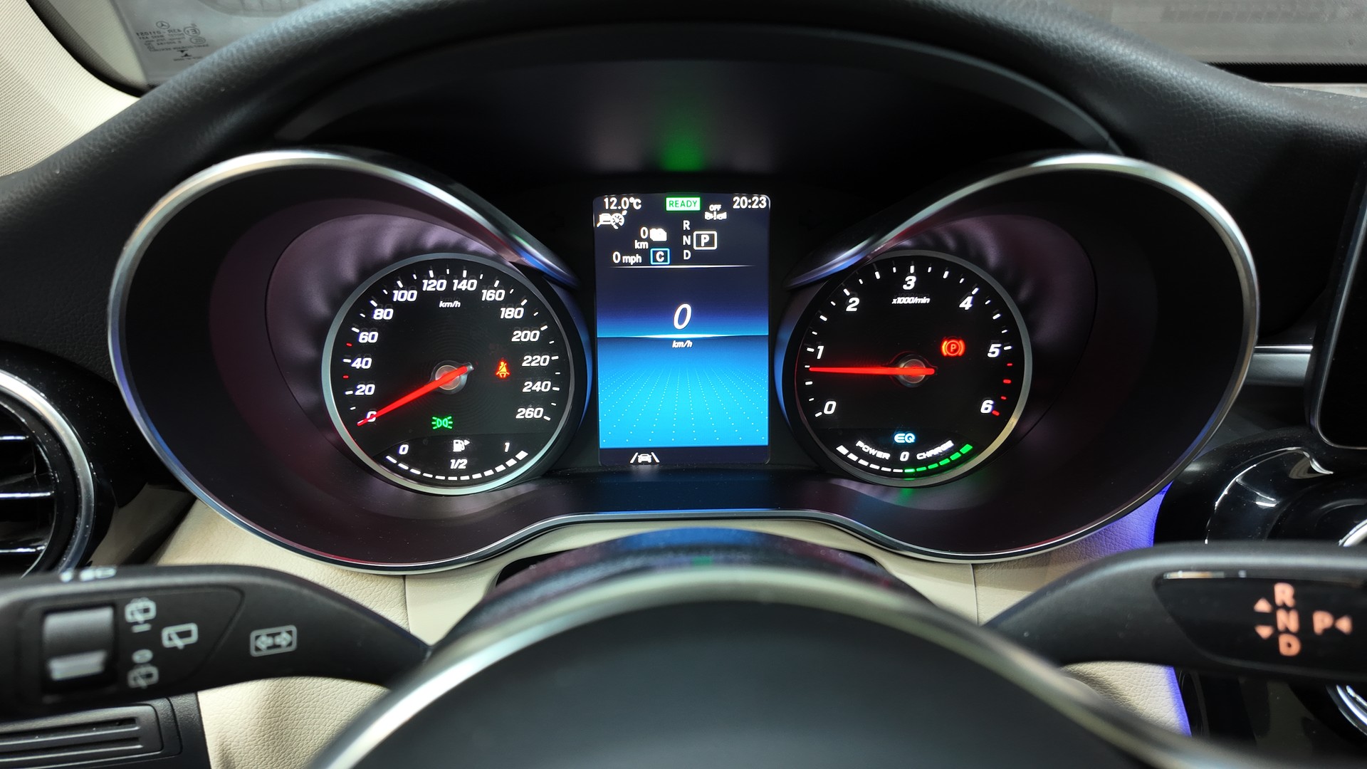 MERCEDES-BENZ GLC 300 de AMG Line 4Matic 9G-Tronic-image-14