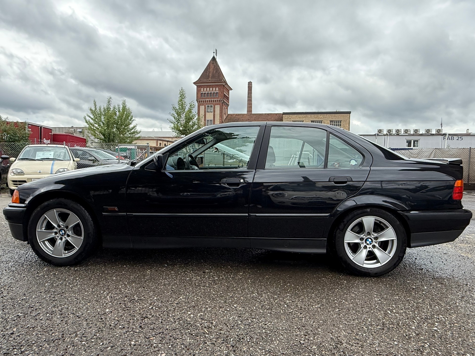 BMW 320i A ABS-image-4