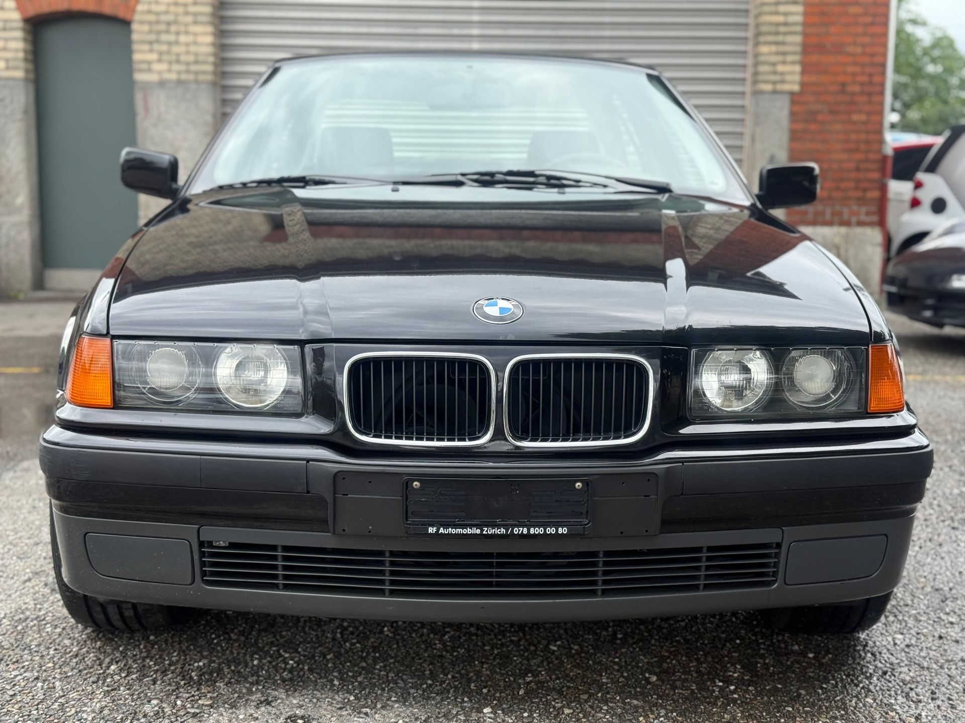 BMW 320i A ABS-image-1