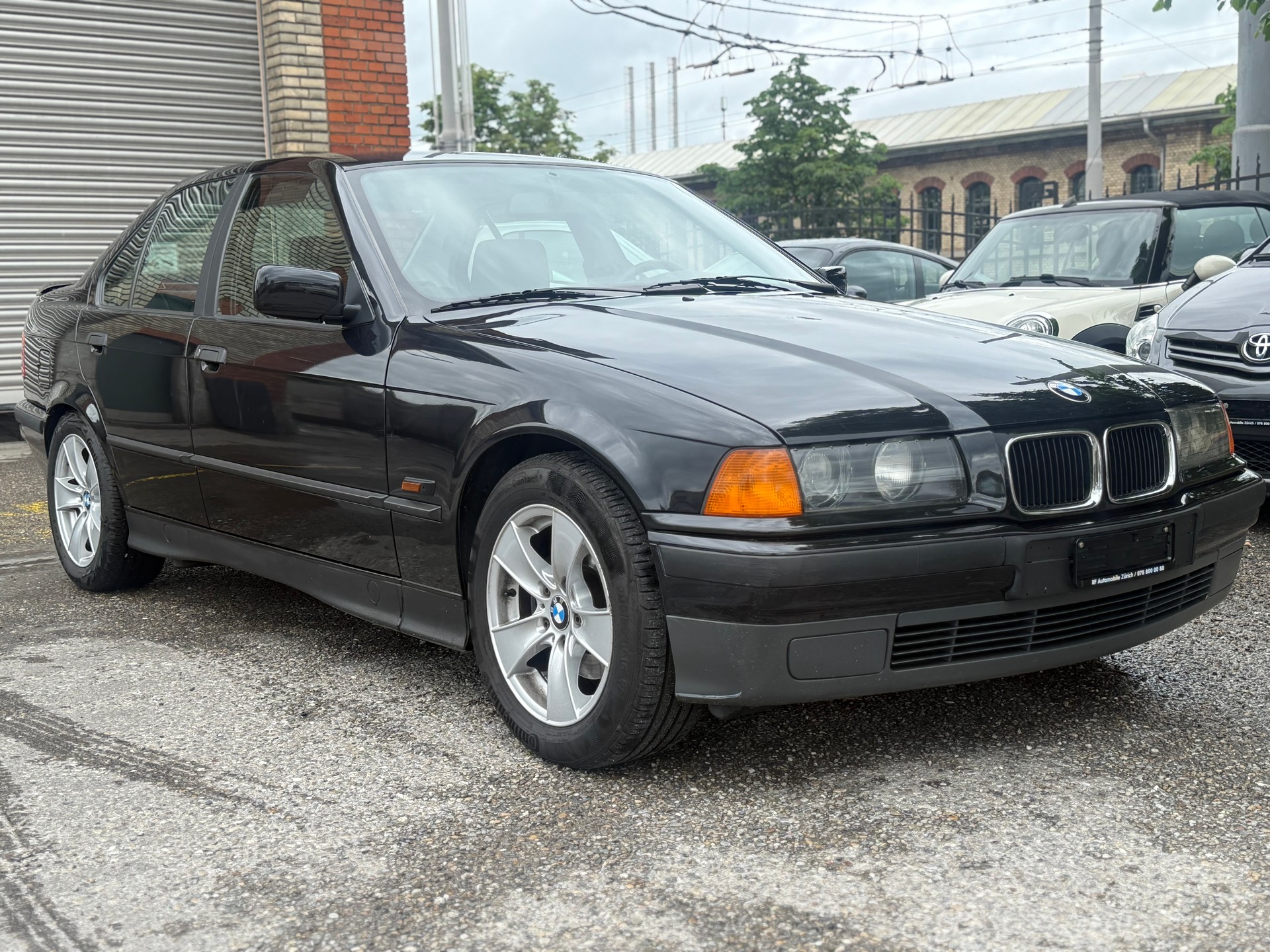 BMW 320i A ABS-image-0
