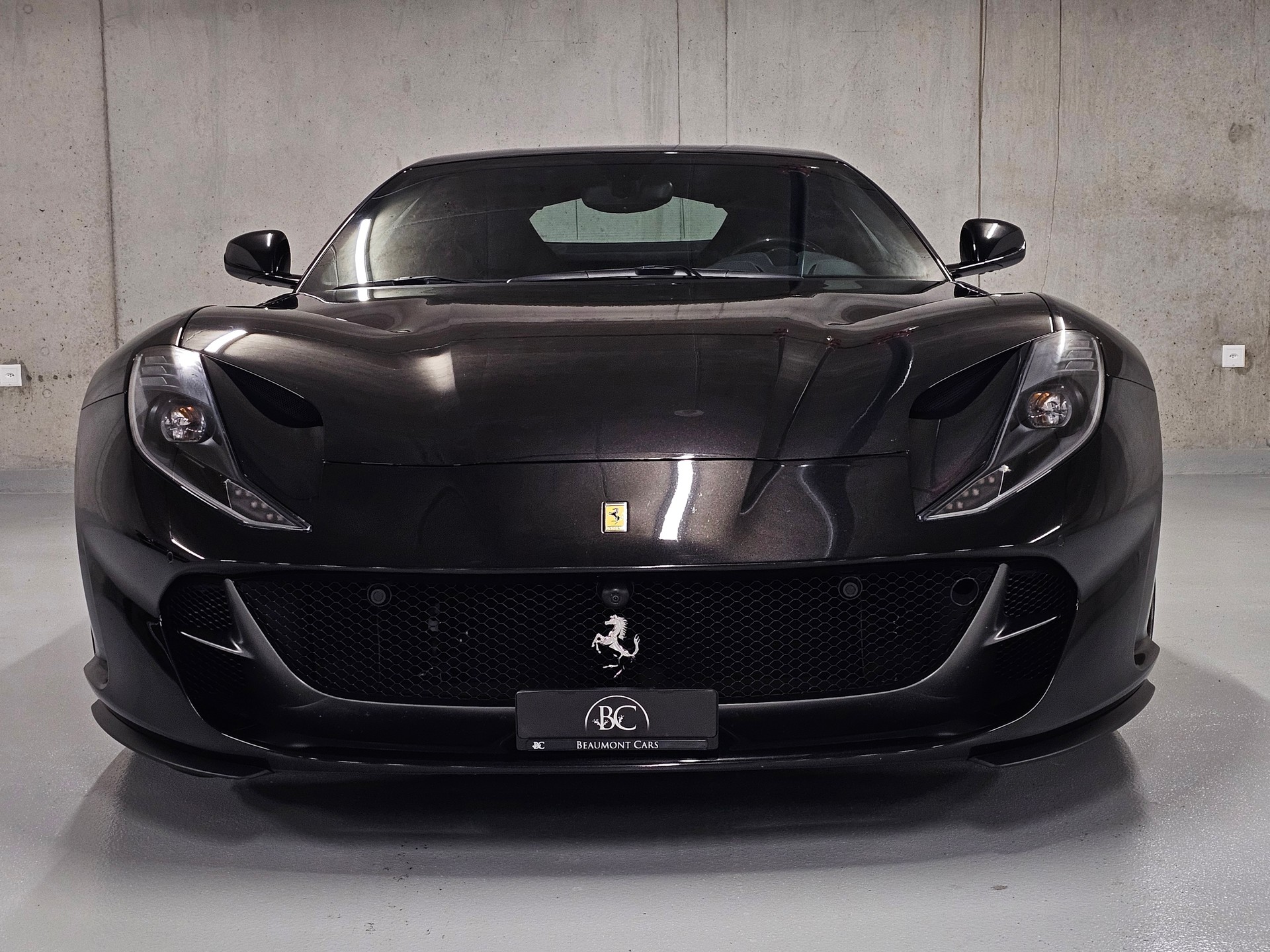 FERRARI 812 Superfast-image-6