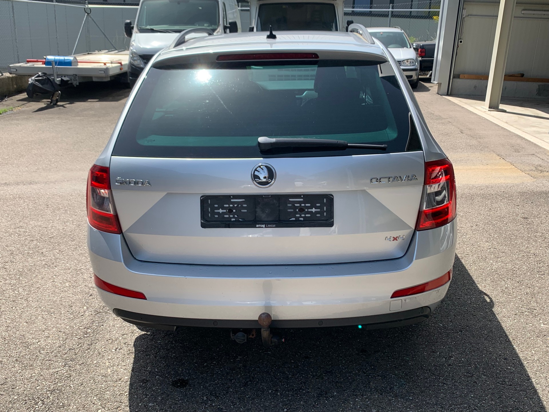 SKODA Octavia Combi 2.0 TDI Ambition 4x4-image-3