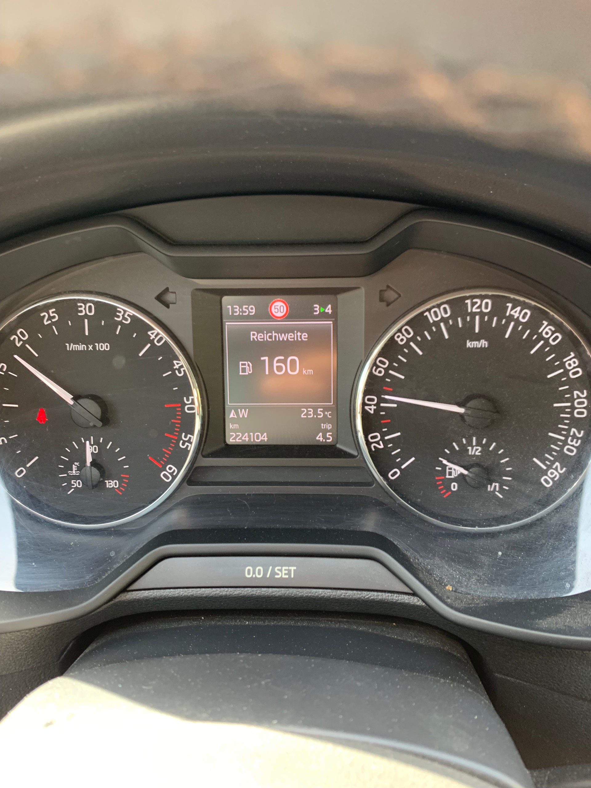 SKODA Octavia Combi 2.0 TDI Ambition 4x4-image-13