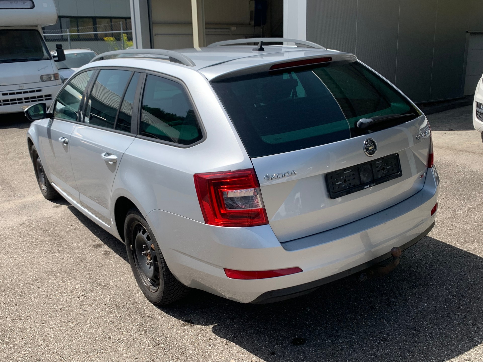 SKODA Octavia Combi 2.0 TDI Ambition 4x4-image-4