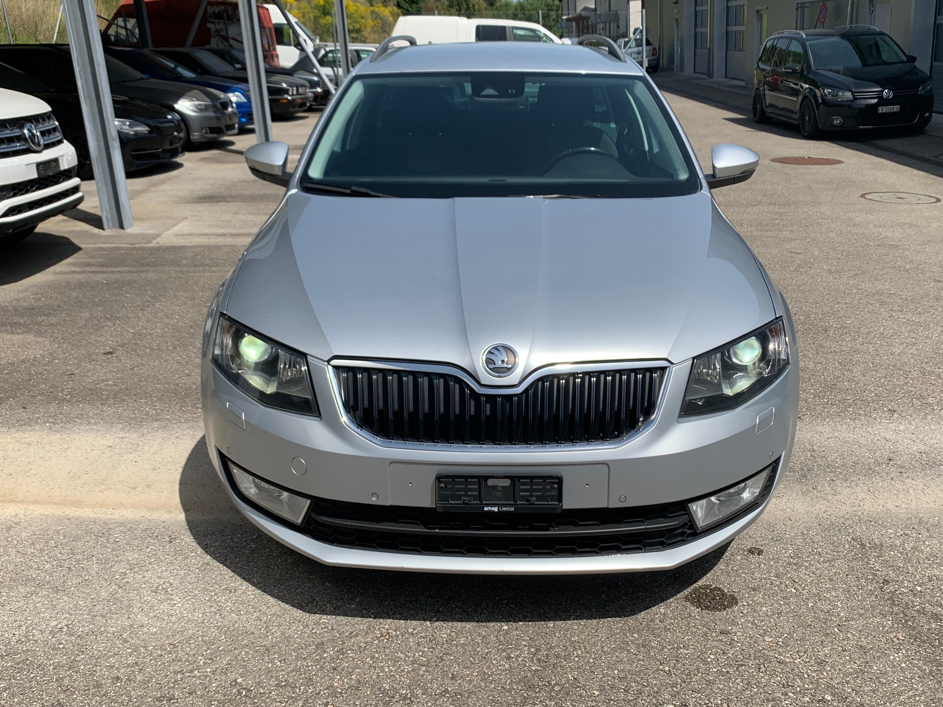 SKODA Octavia Combi 2.0 TDI Ambition 4x4-image-2