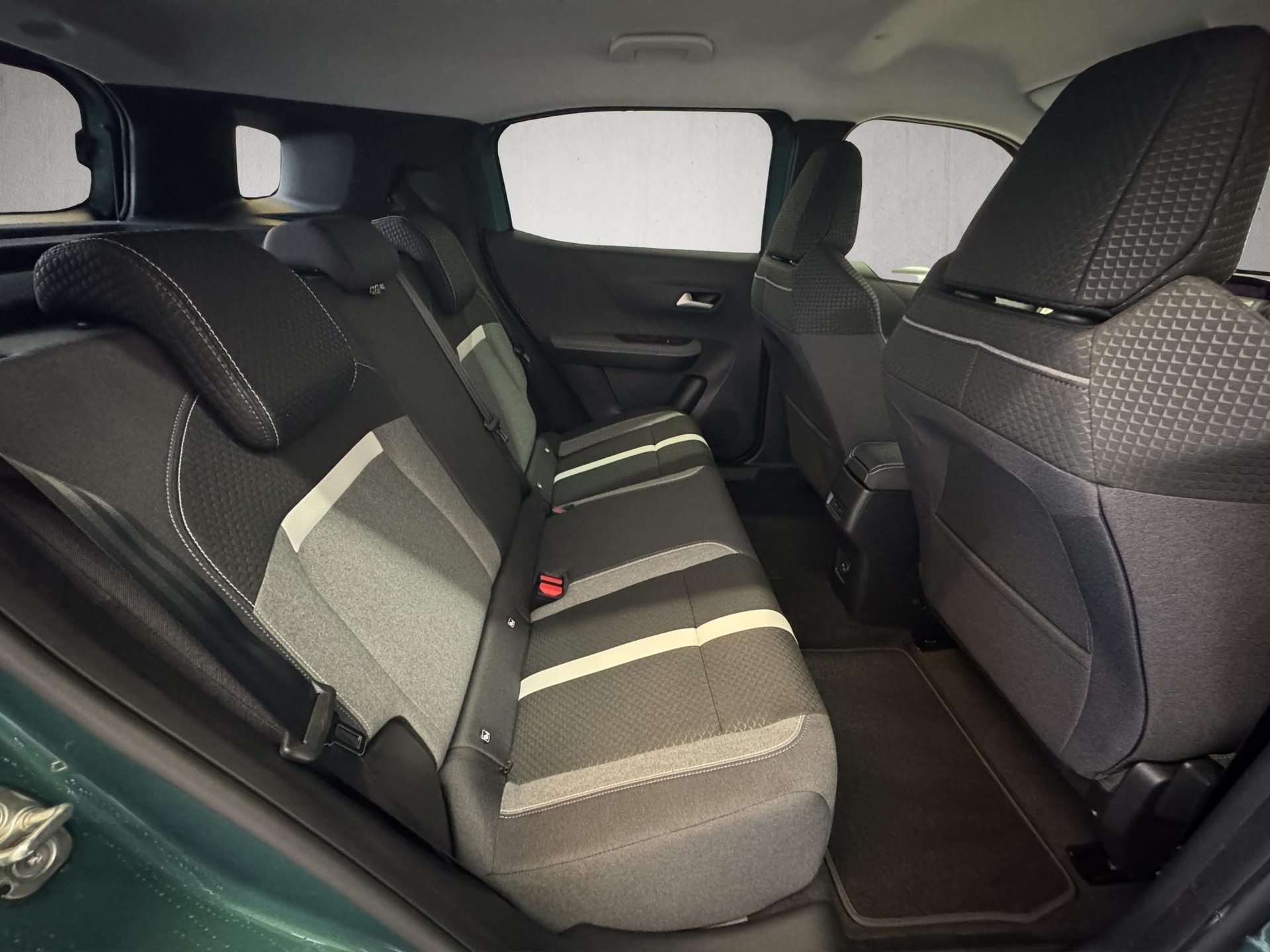 OPEL Frontera-e GS-image-13