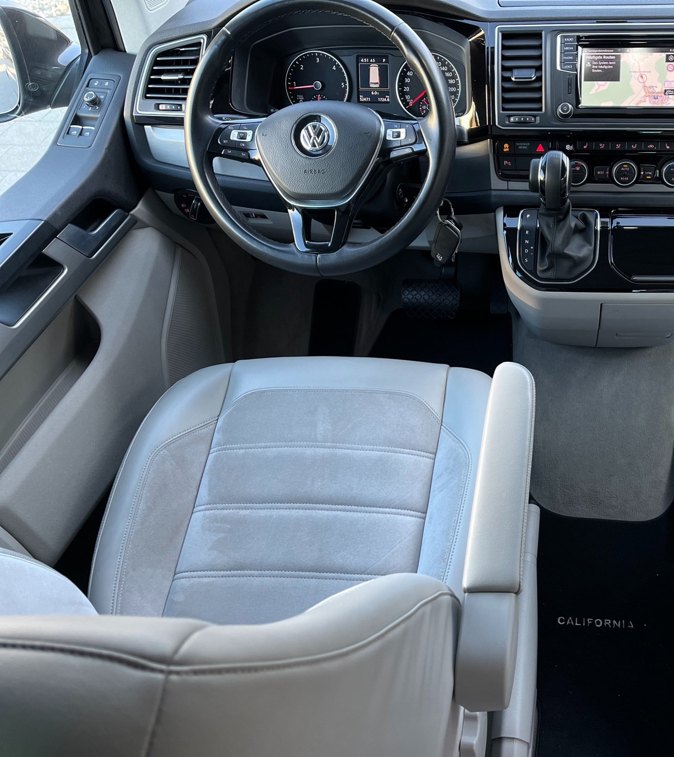 VW T6 California 2.0 TDI Ocean GREY 4Motion DSG-image-5