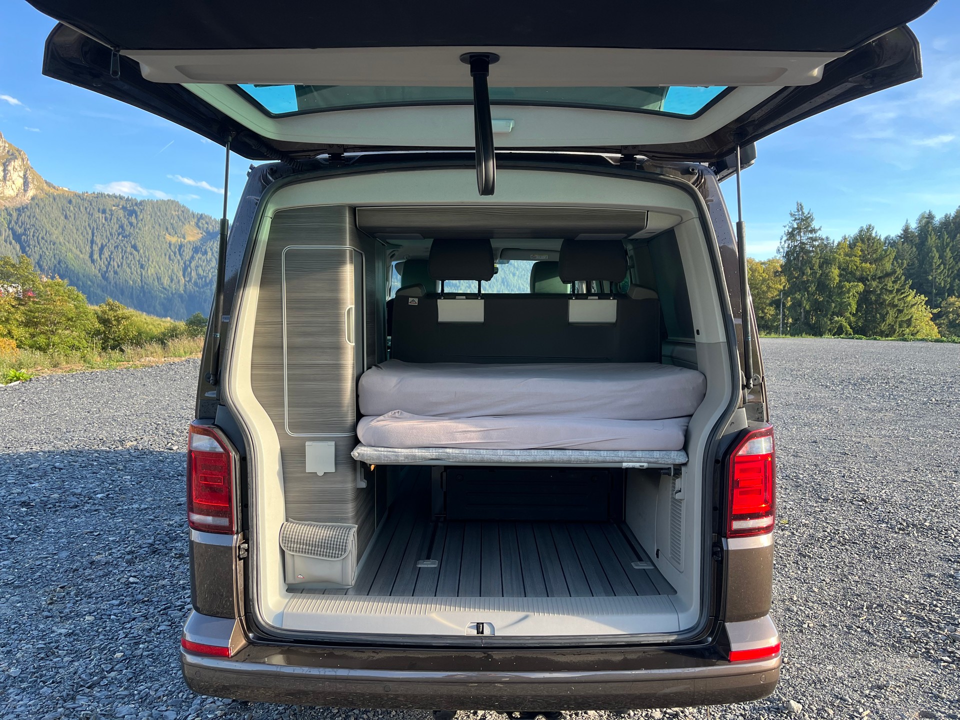 VW T6 California 2.0 TDI Ocean GREY 4Motion DSG-image-1