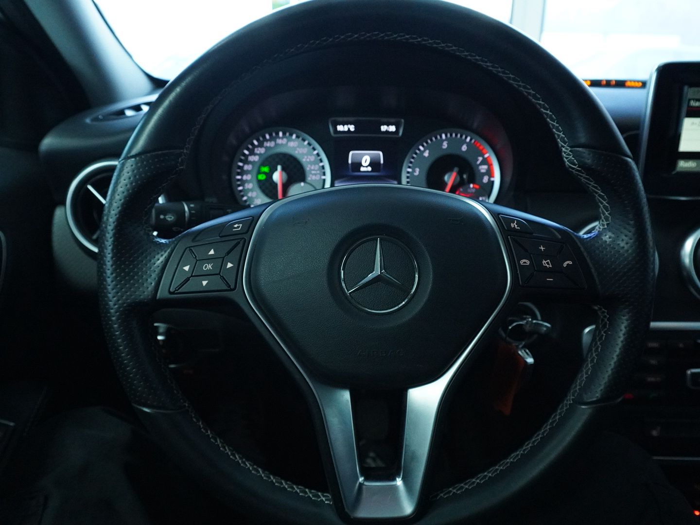 MERCEDES-BENZ A 200 Night Star-image-8