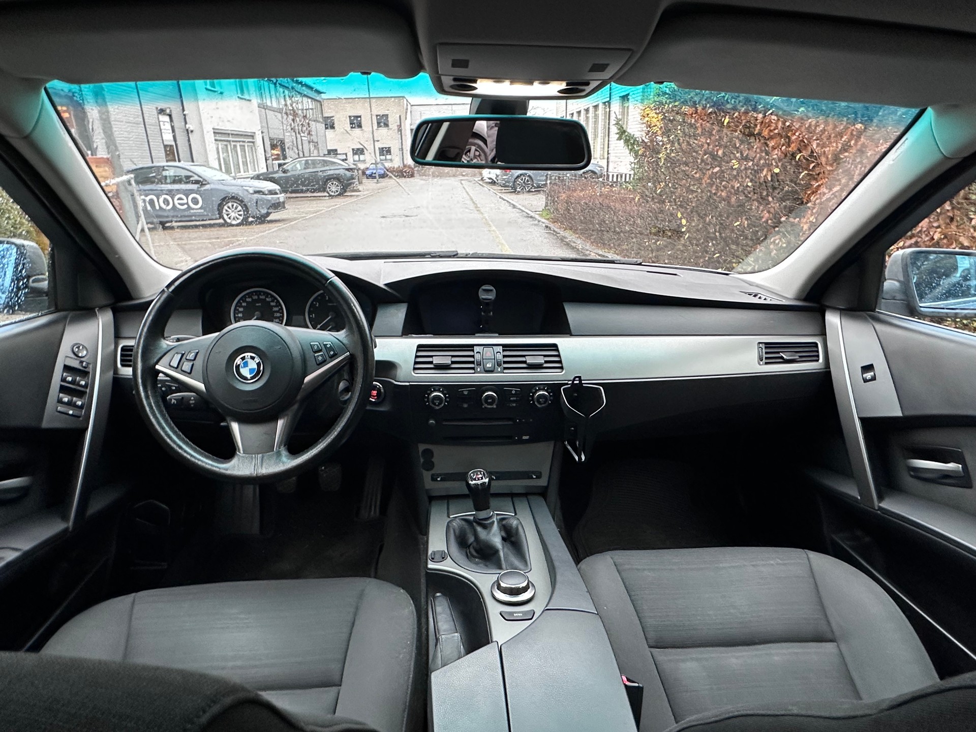 BMW 523-image-6