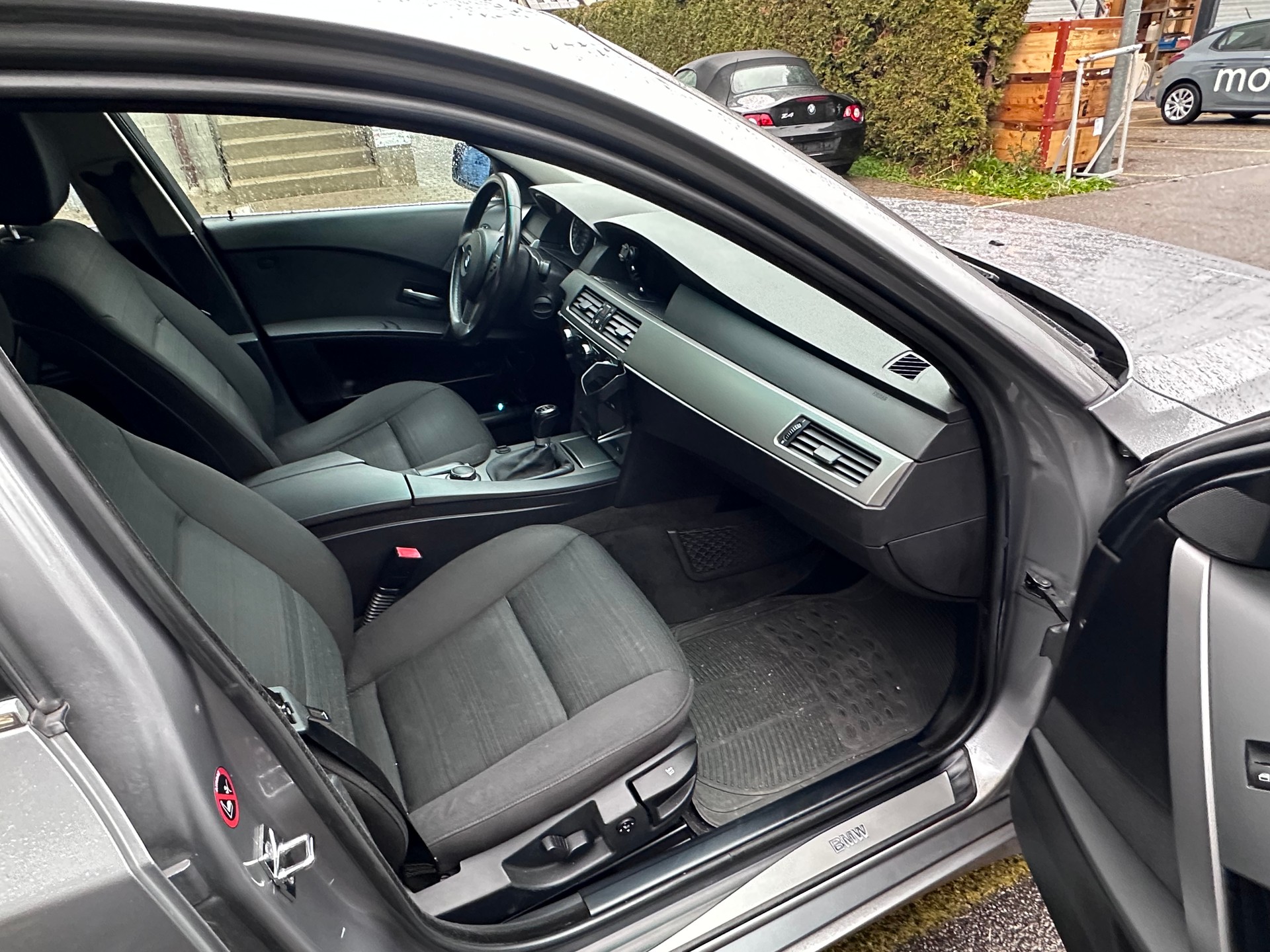 BMW 523-image-11