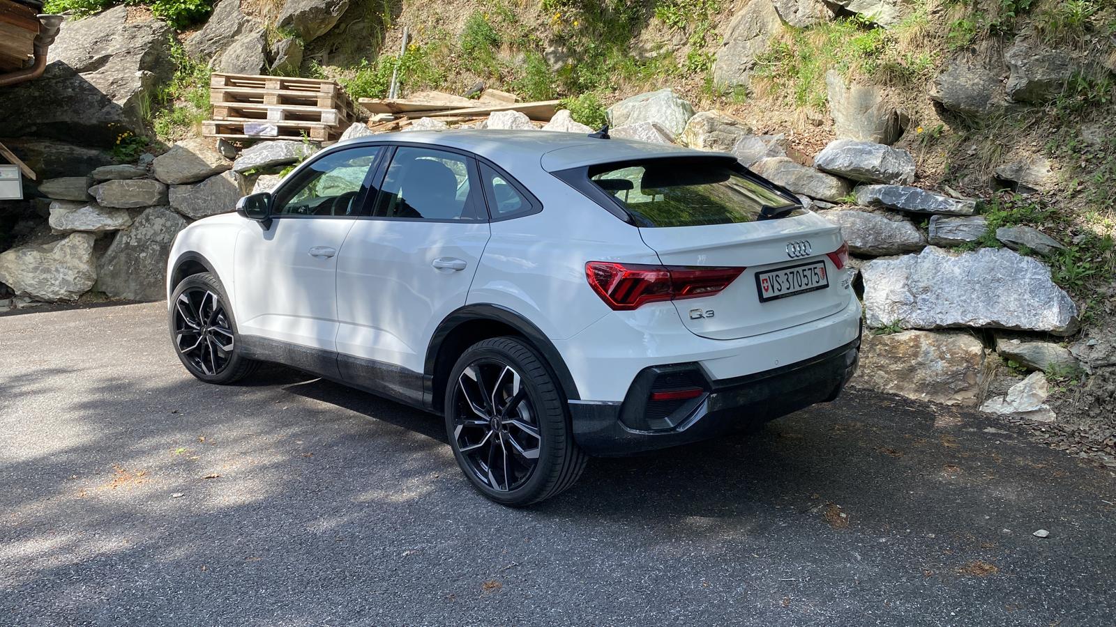 AUDI Q3 Sportback 35 TDI Attraction quattro S-tronic-image-0