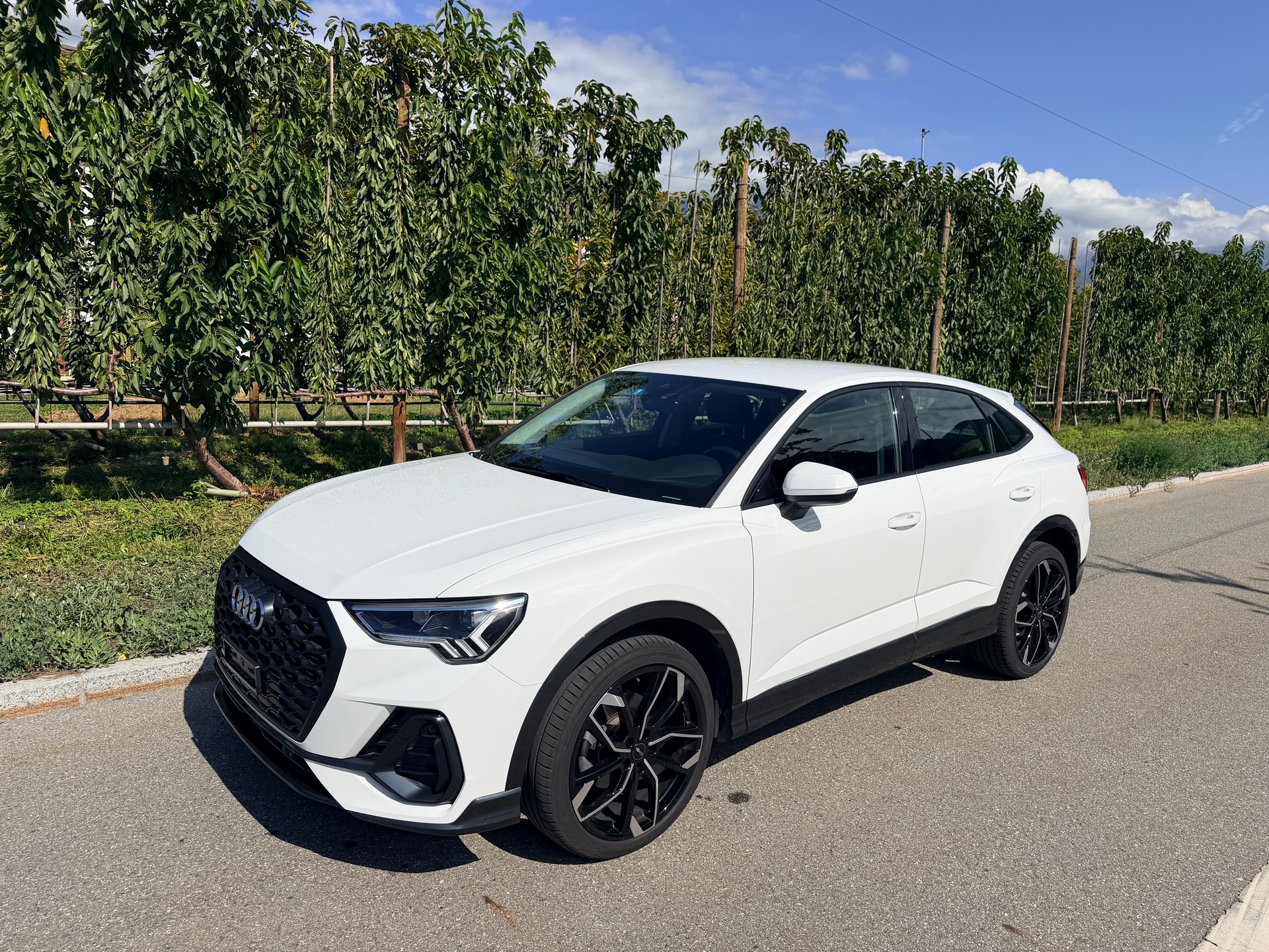 AUDI Q3 Sportback 35 TDI Attraction quattro S-tronic-image-2