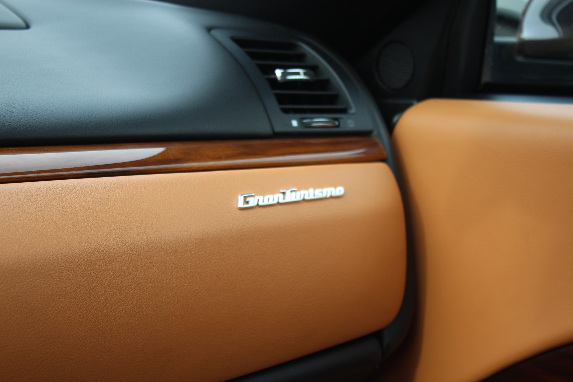MASERATI GranTurismo Automatica-image-9