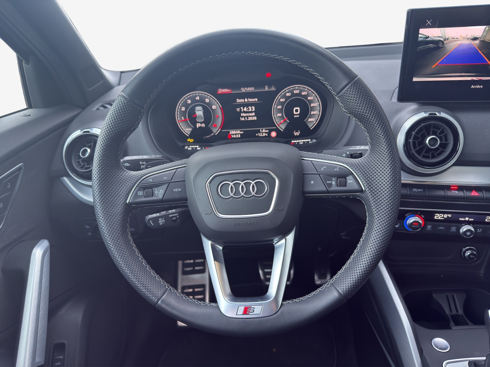 AUDI Q2 40 TFSI S line quattro S-tronic-image-9