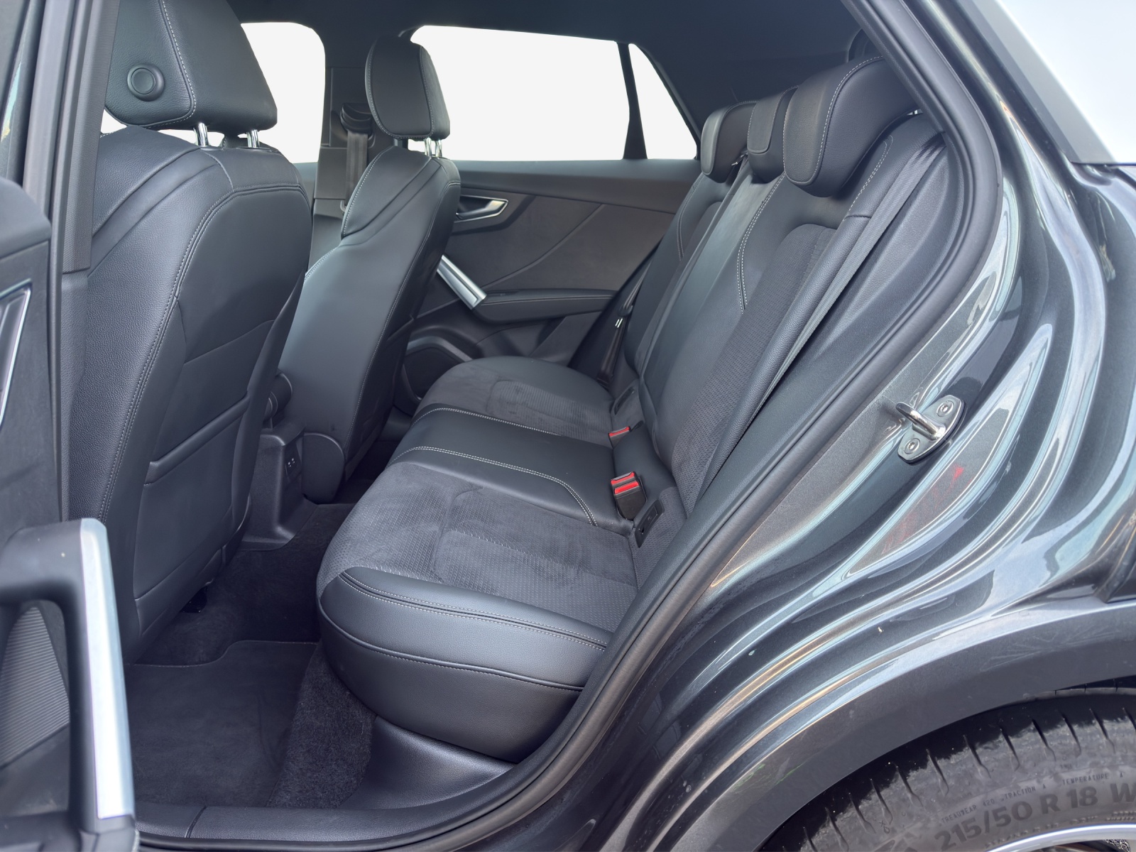 AUDI Q2 40 TFSI S line quattro S-tronic-image-11