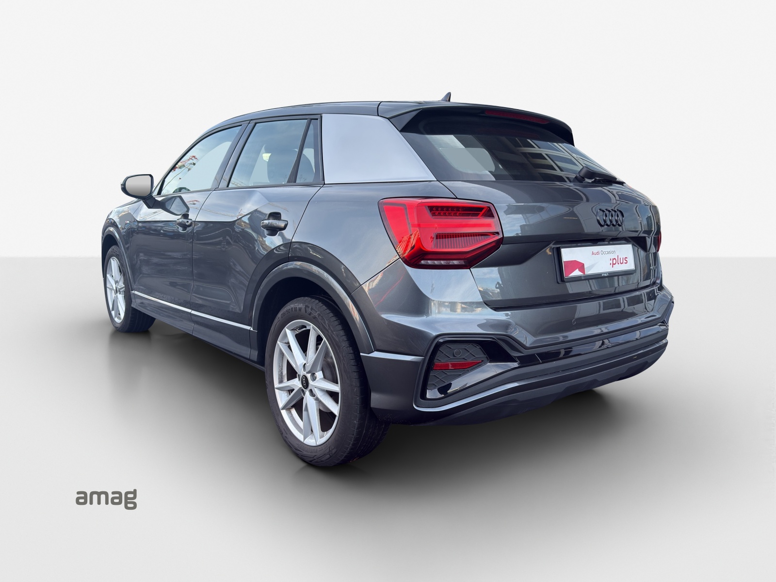 AUDI Q2 40 TFSI S line quattro S-tronic-image-2