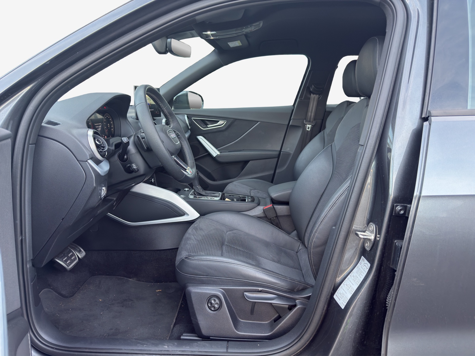 AUDI Q2 40 TFSI S line quattro S-tronic-image-7
