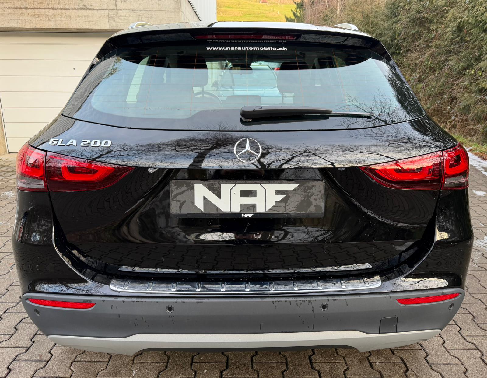 MERCEDES-BENZ GLA 200 7G-DCT-image-3