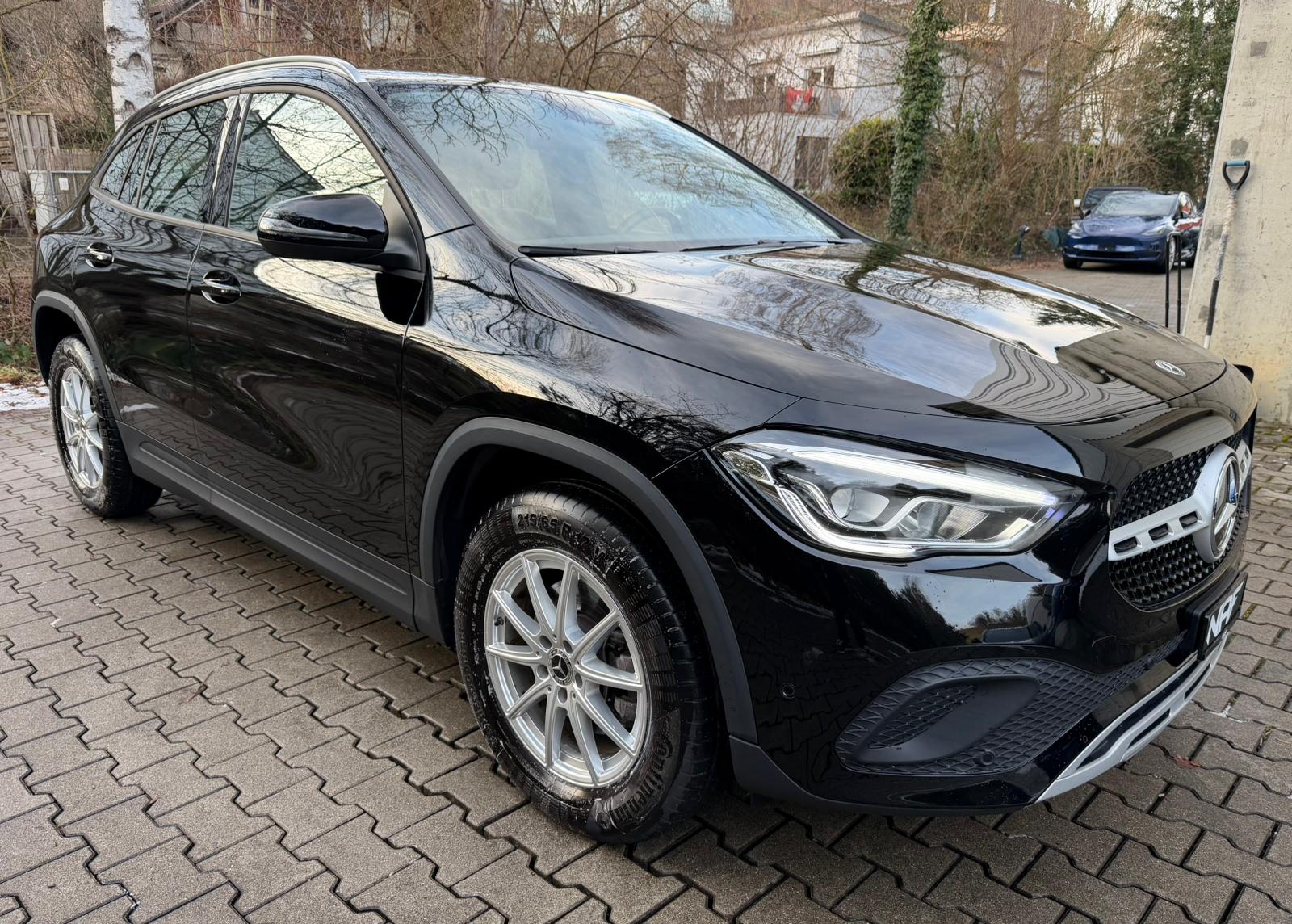 MERCEDES-BENZ GLA 200 7G-DCT-image-6