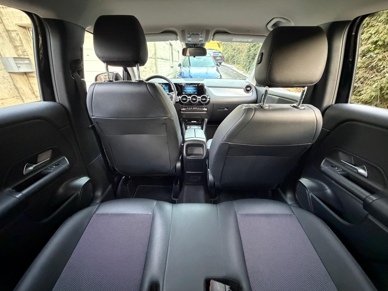 MERCEDES-BENZ GLA 200 7G-DCT-image-16